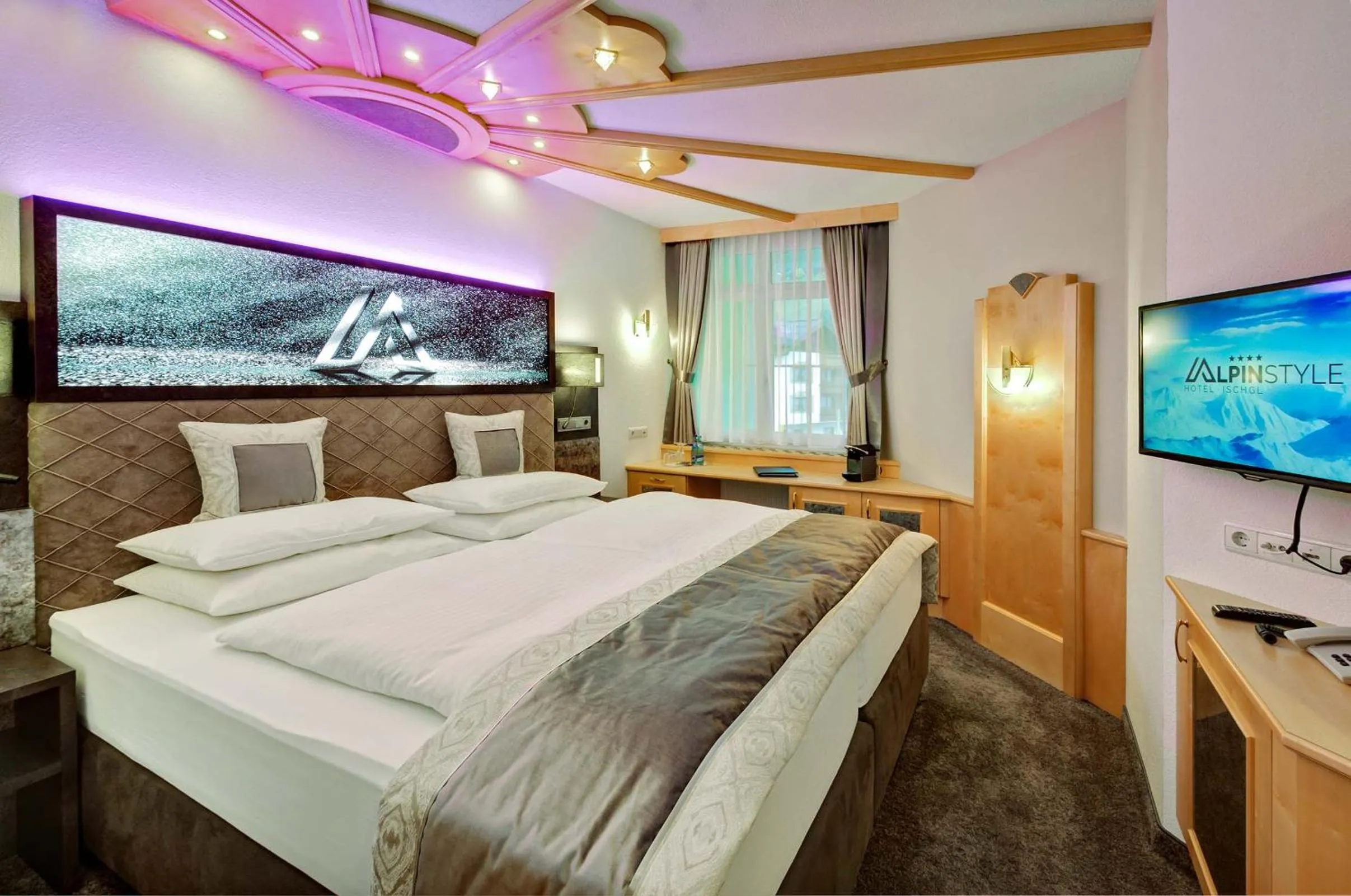 Photo of the whole room, Bed in Alpinstyle Hotel Ischgl