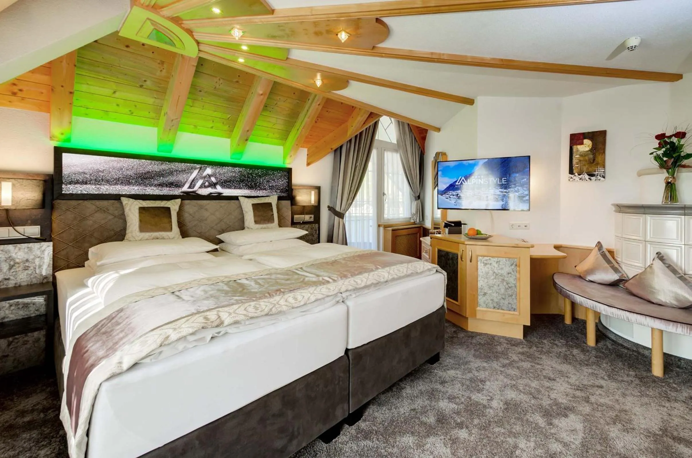 Photo of the whole room, Bed in Alpinstyle Hotel Ischgl