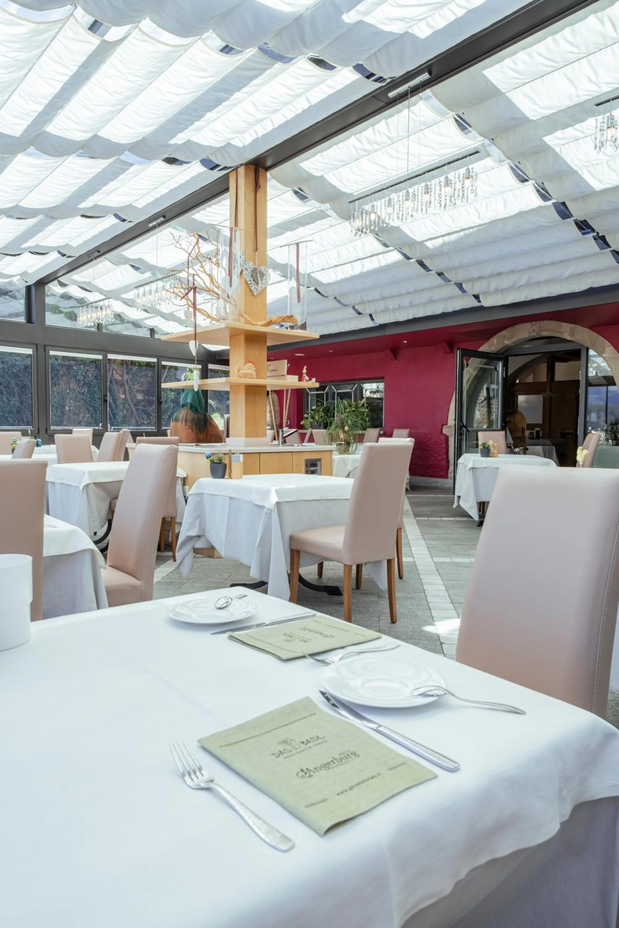 Restaurant/places to eat in DAS BADL - Smart Retreat AO