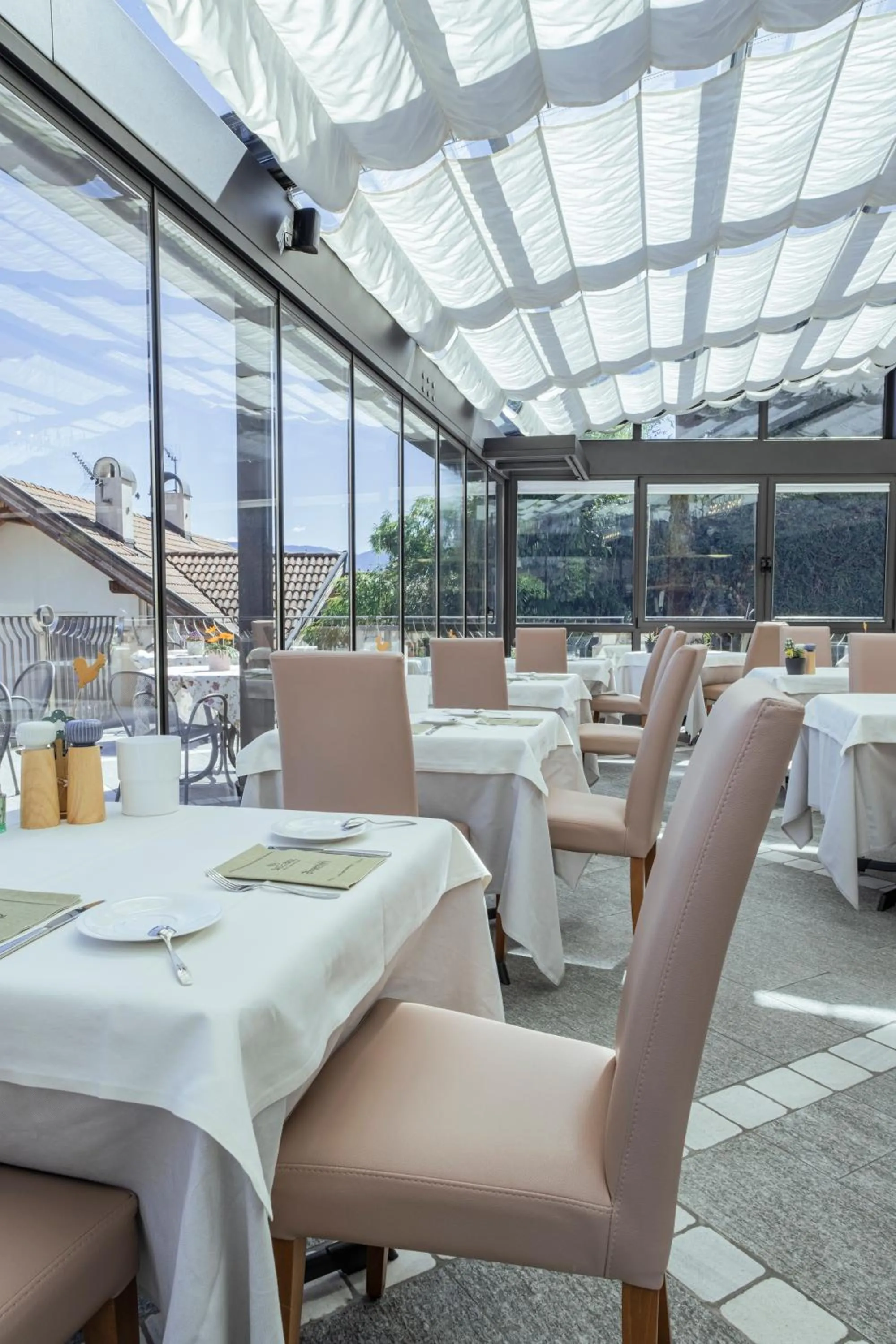 Restaurant/places to eat in DAS BADL - Smart Retreat AO