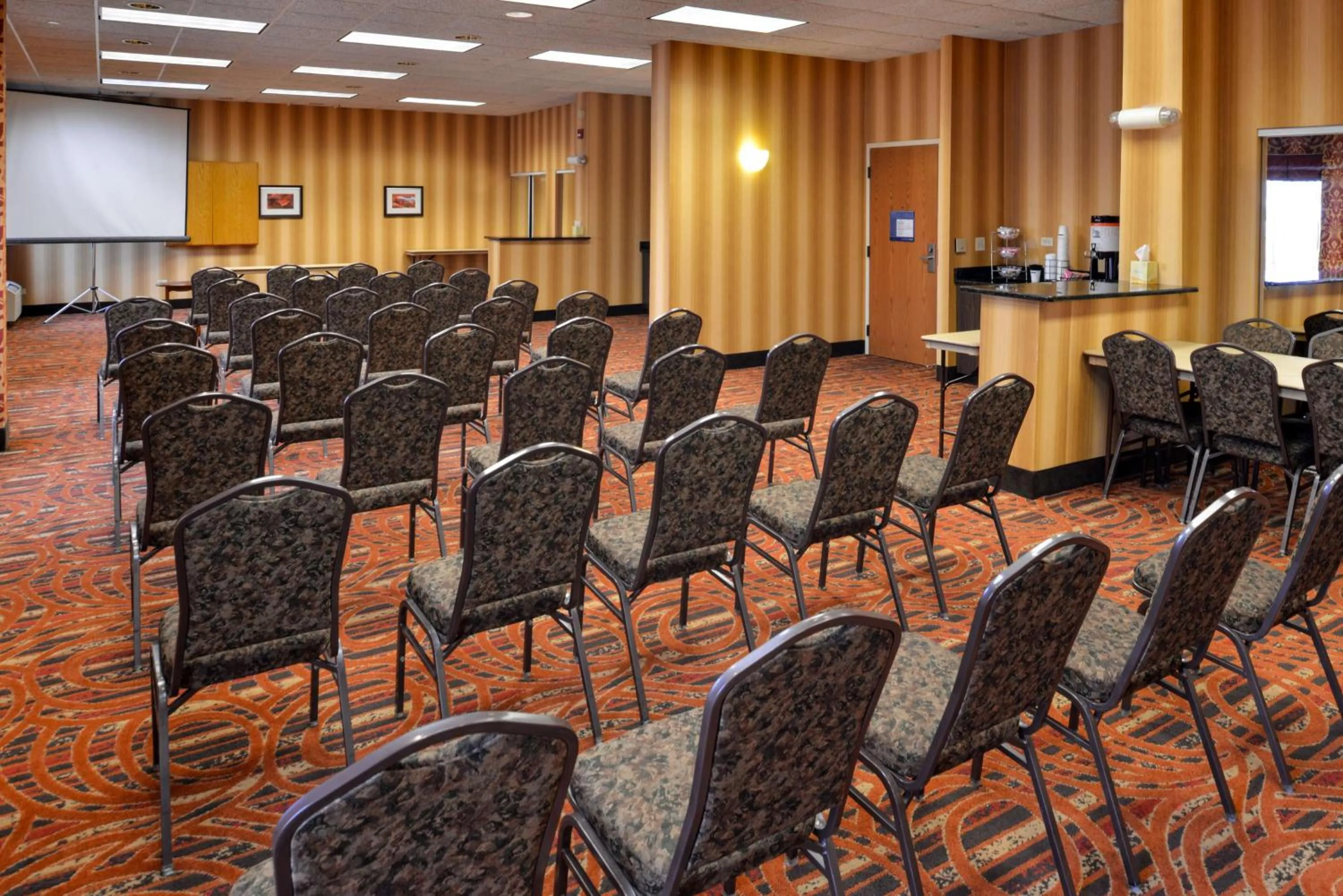 Meeting/conference room in Hampton Inn Chicago-Carol Stream