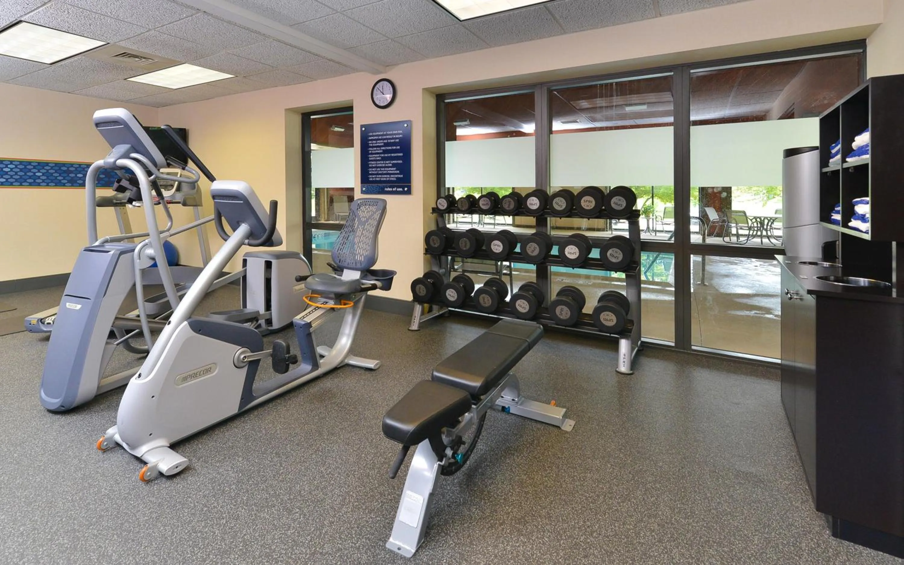 Fitness centre/facilities in Hampton Inn Chicago-Carol Stream