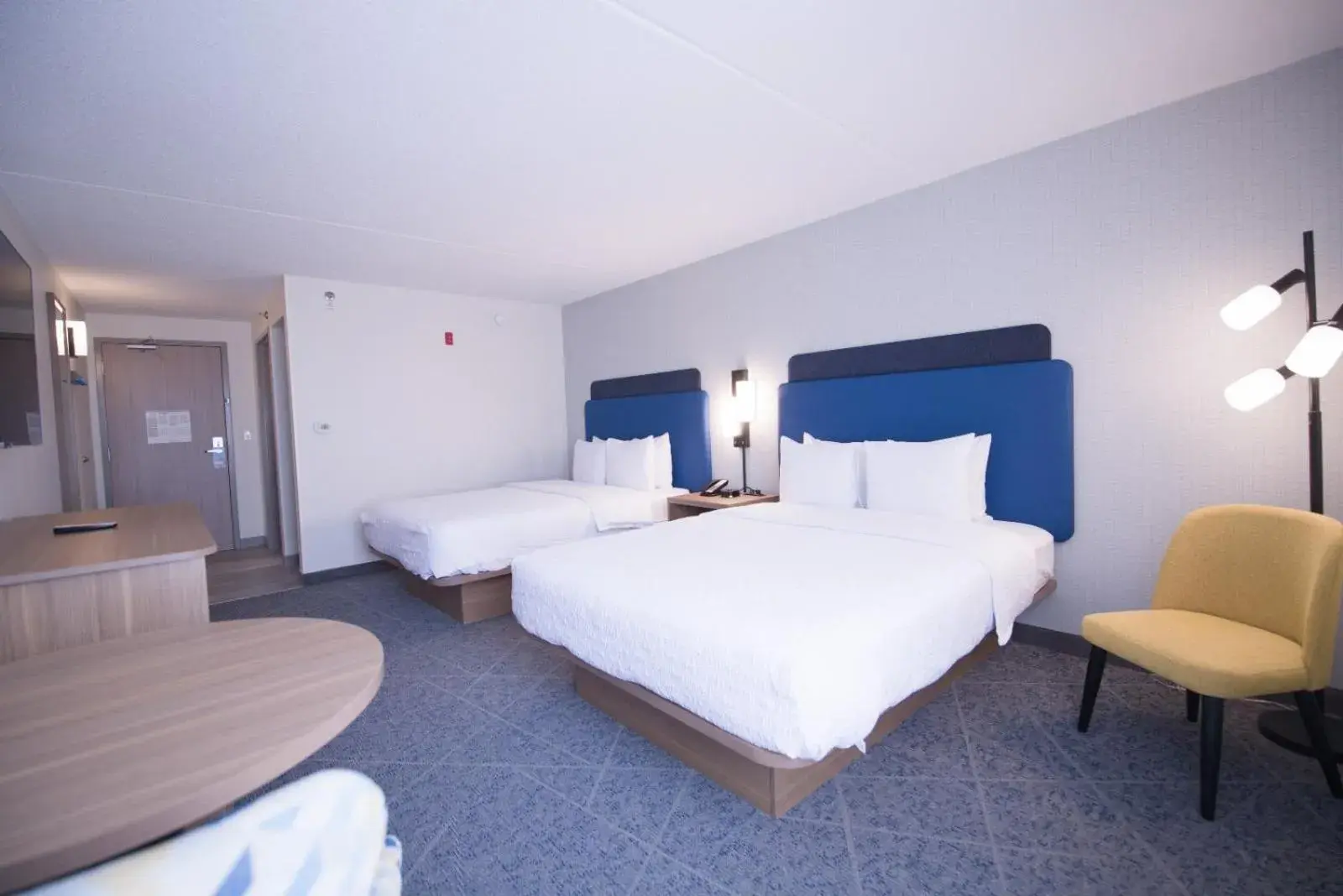 Bed in Hampton Inn Chicago-Carol Stream Bed in Hampton Inn Chicago-Carol Stream