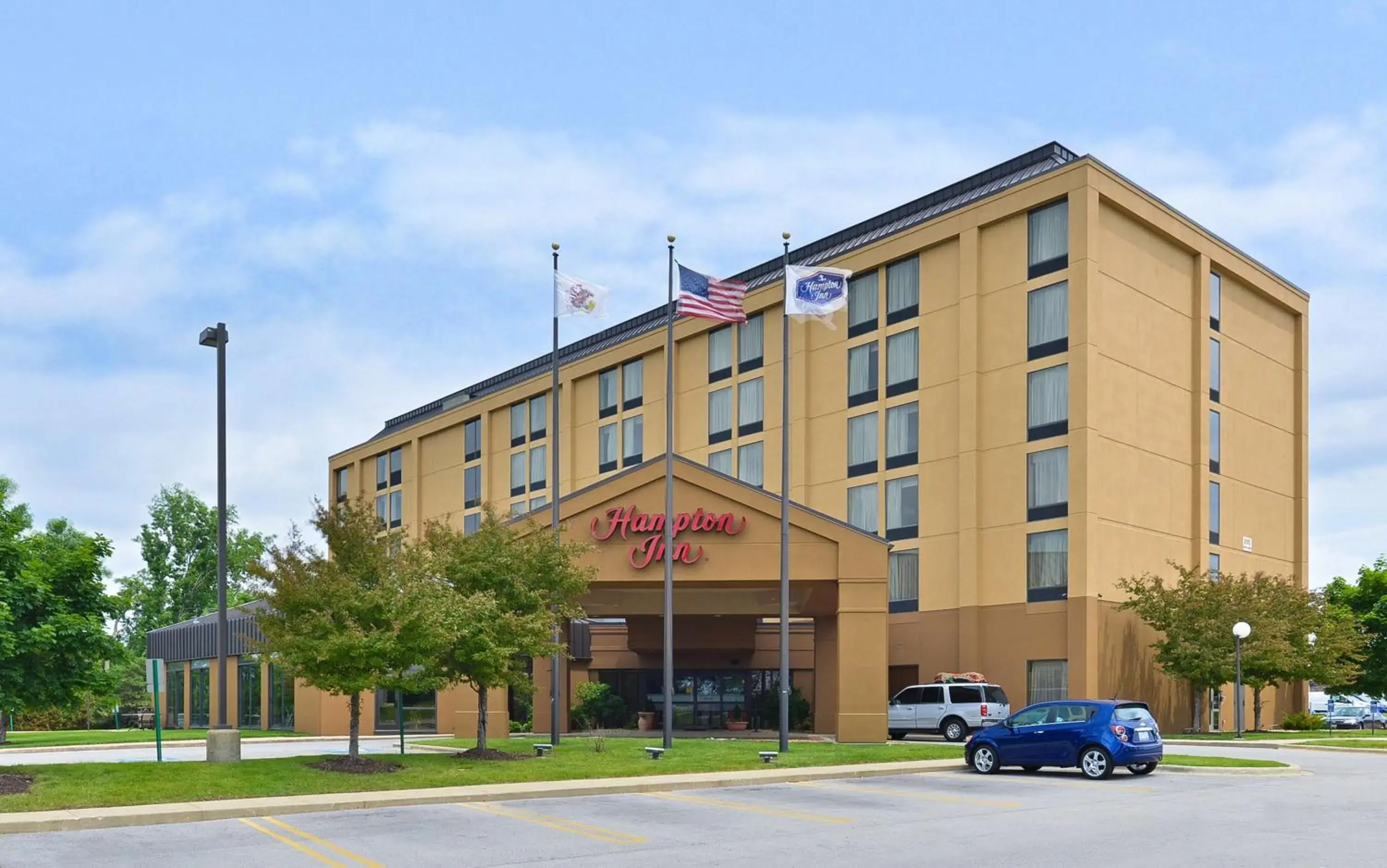 Property building in Hampton Inn Chicago-Carol Stream Property building in Hampton Inn Chicago-Carol Stream