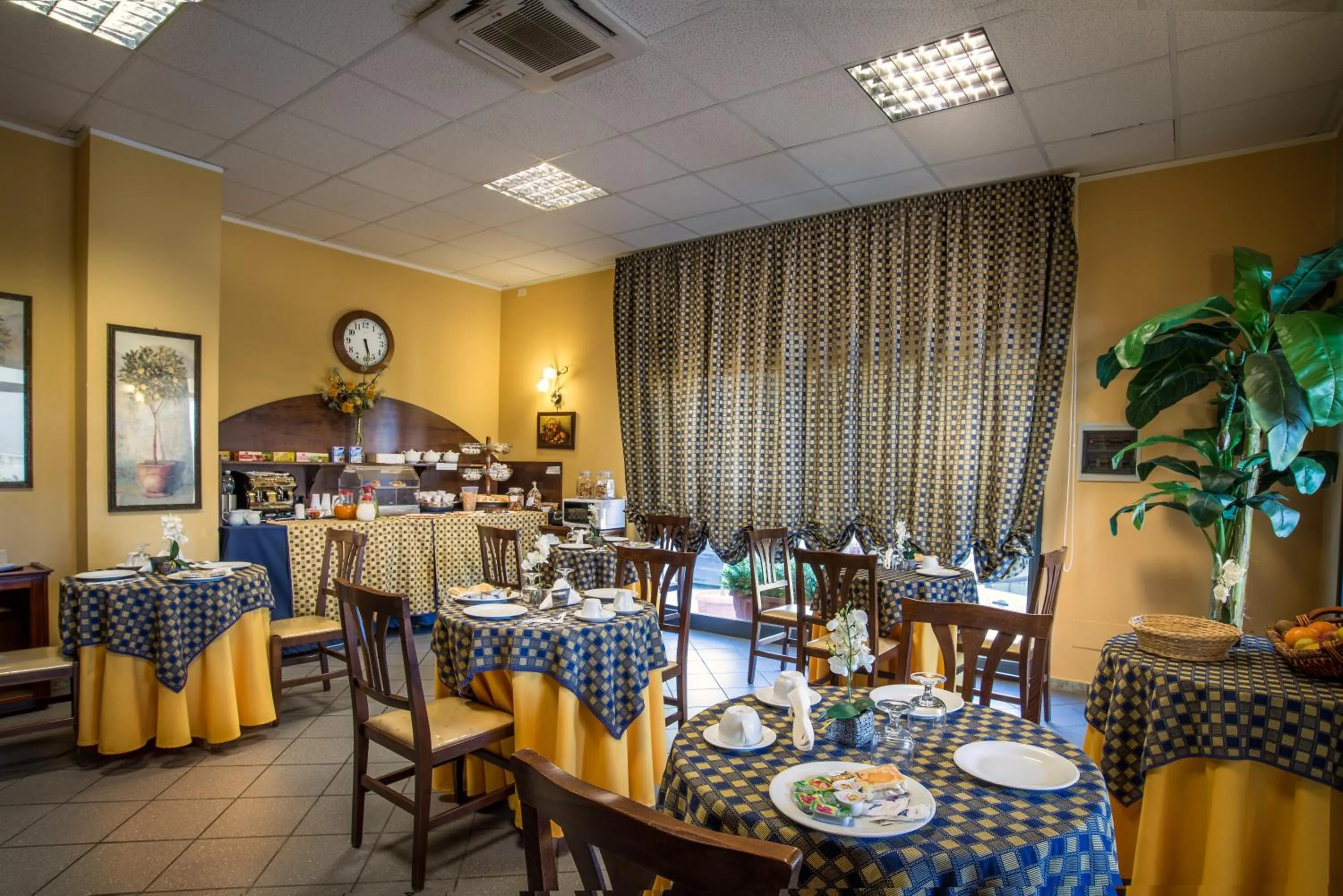 Restaurant/places to eat in Greta Rooms Hotel