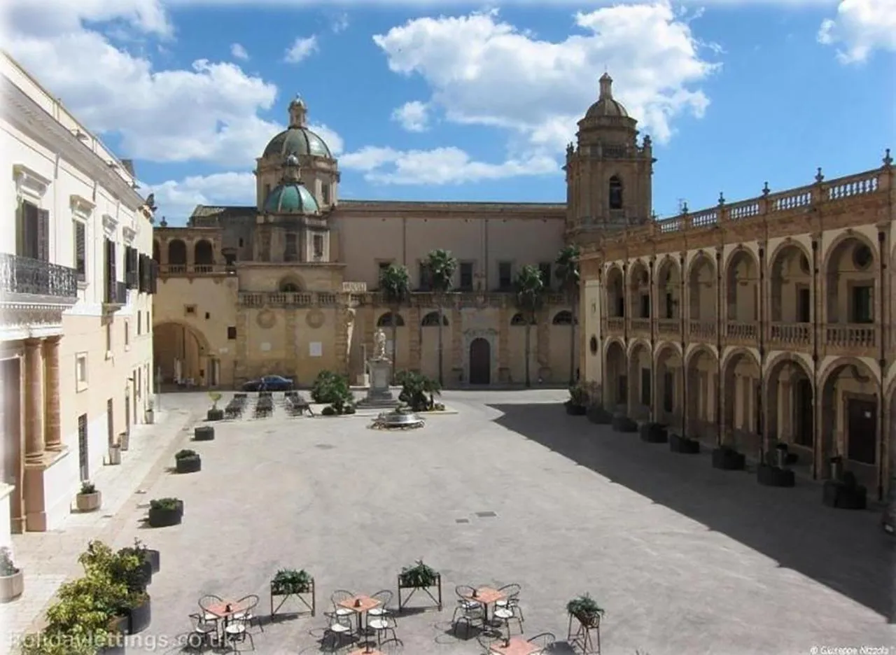 Nearby landmark in Greta Rooms Hotel