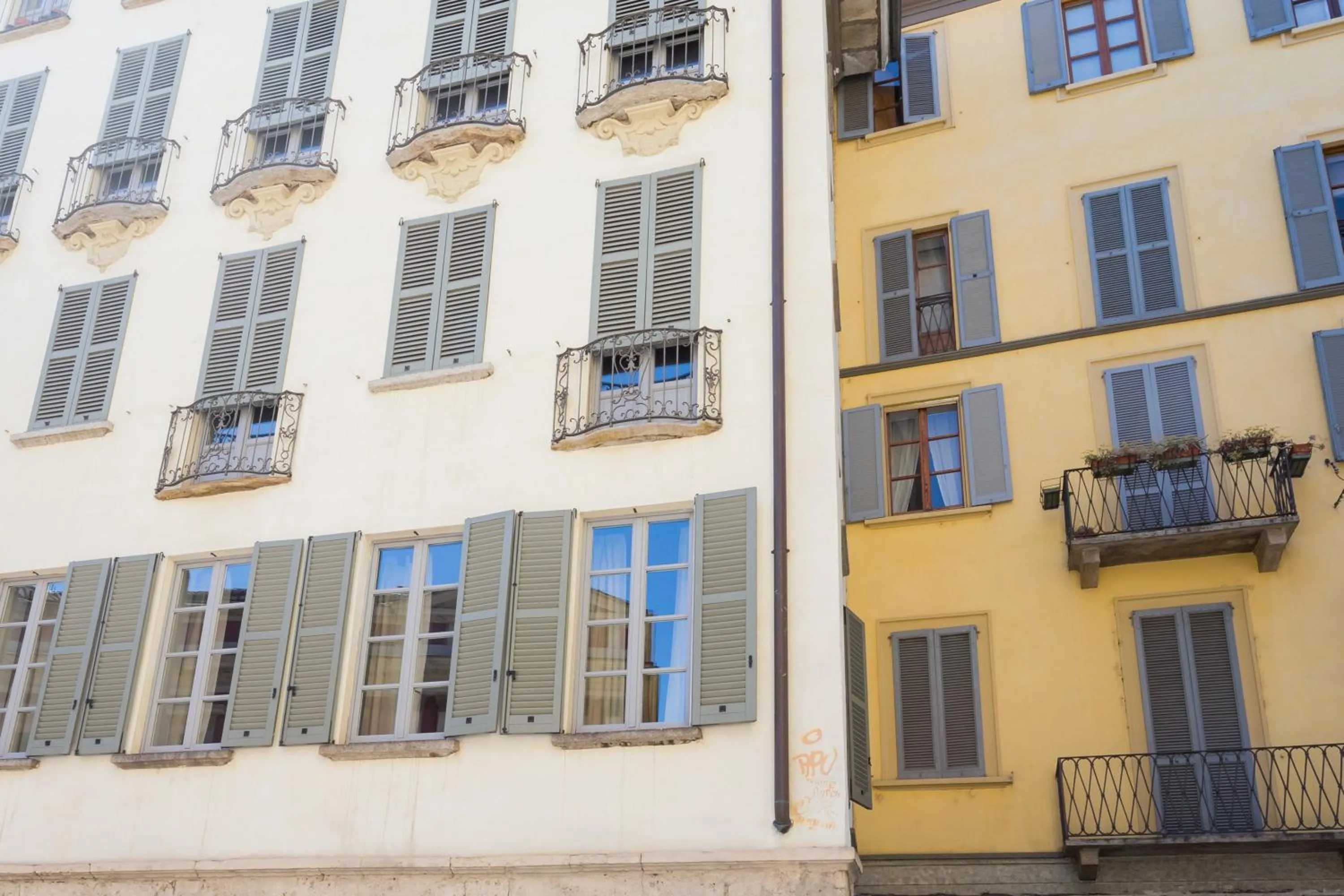 Property building in COSY APARTMENT 2 MINUTES FROM DUOMO