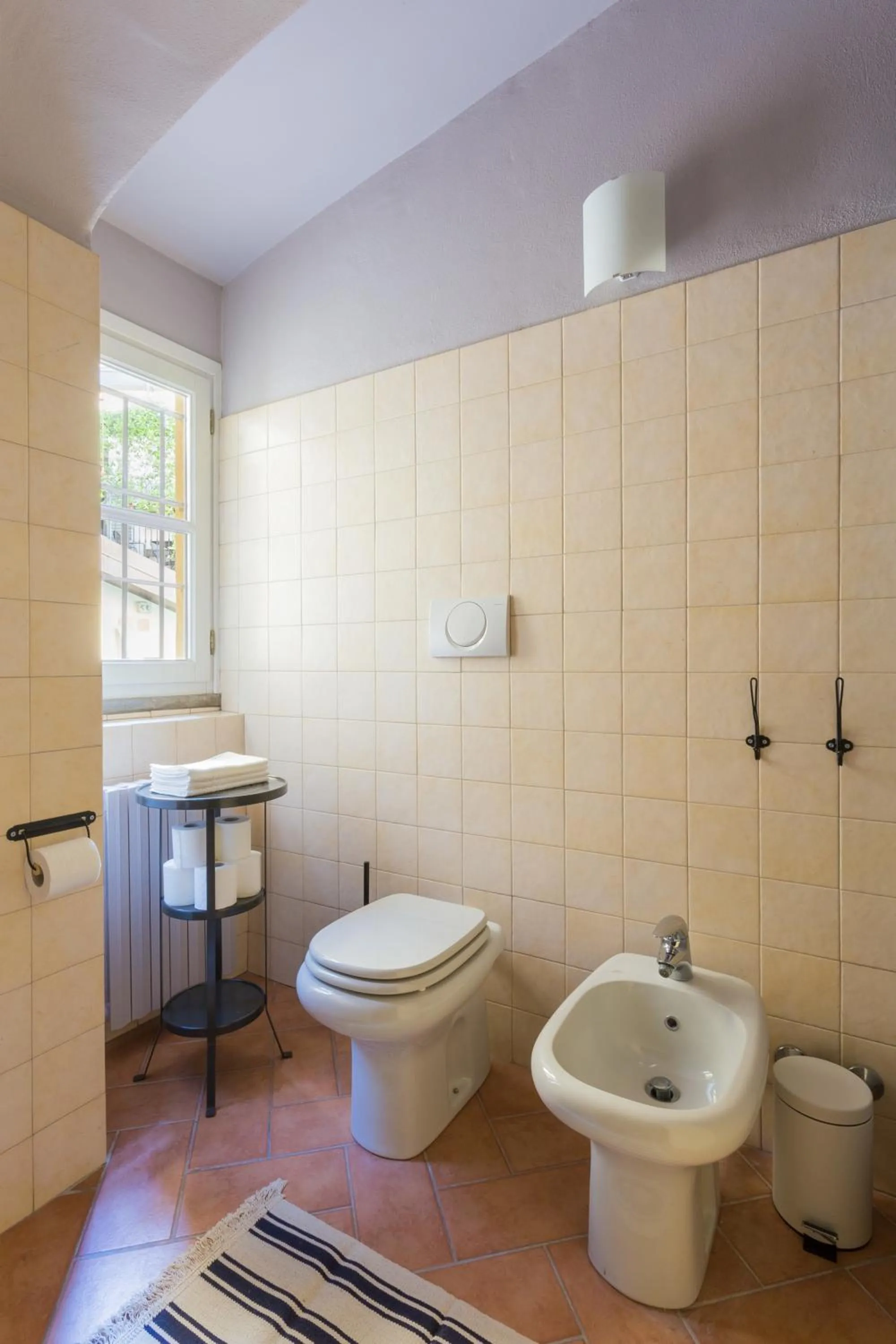 Toilet in COSY APARTMENT 2 MINUTES FROM DUOMO