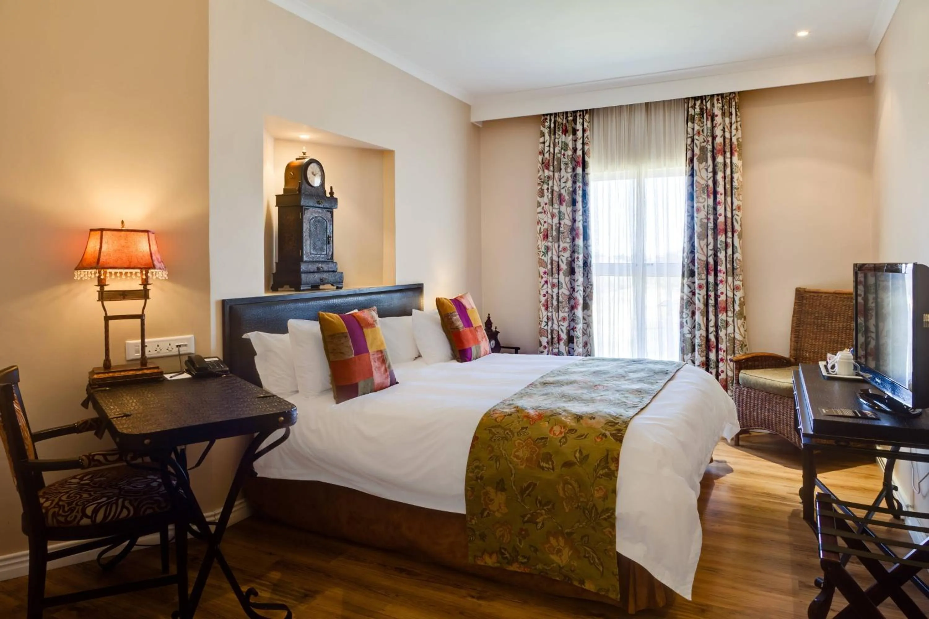 Photo of the whole room, Bed in Protea Hotel by Marriott Kimberley