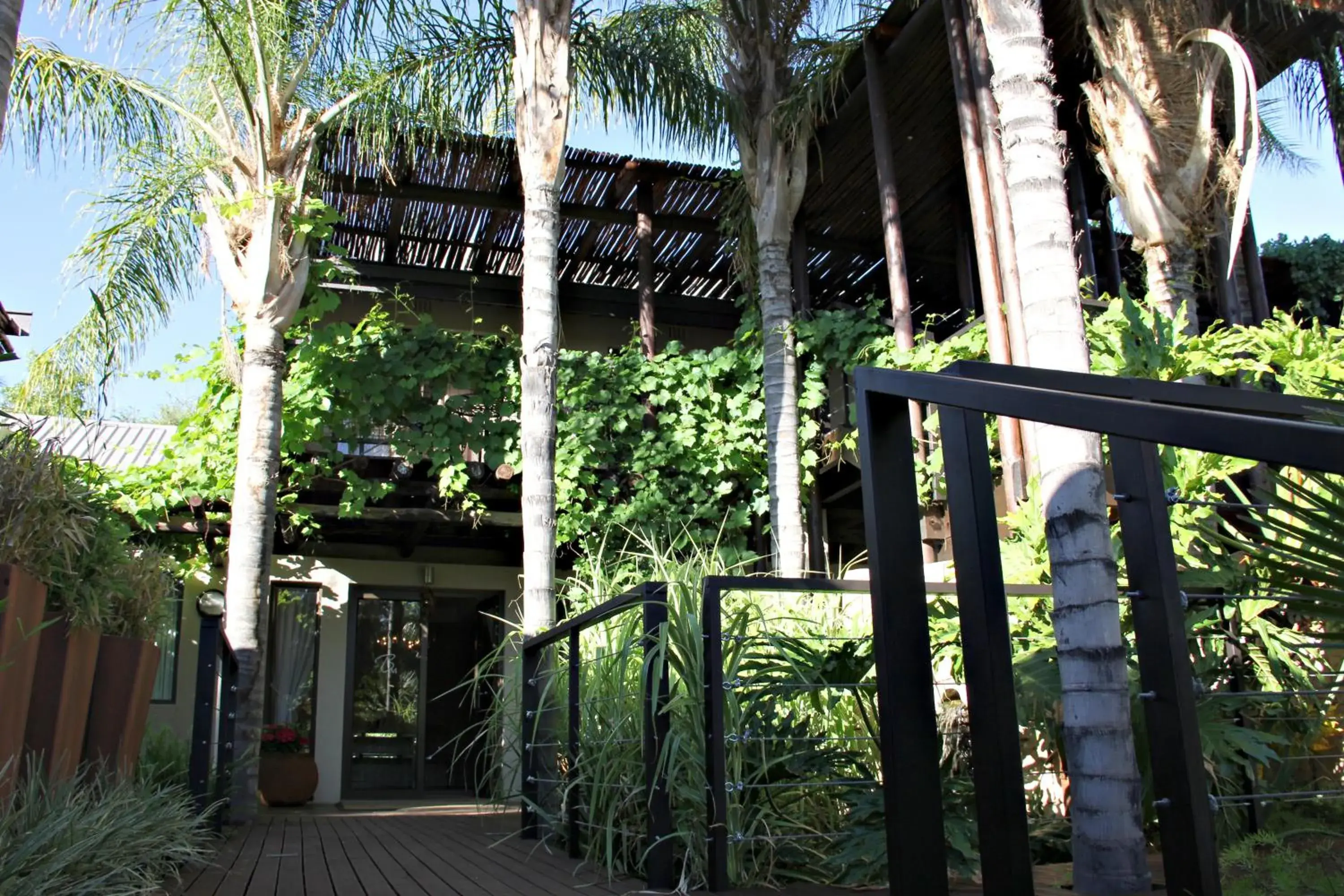 Property building in Browns Manor Property building in Browns Manor