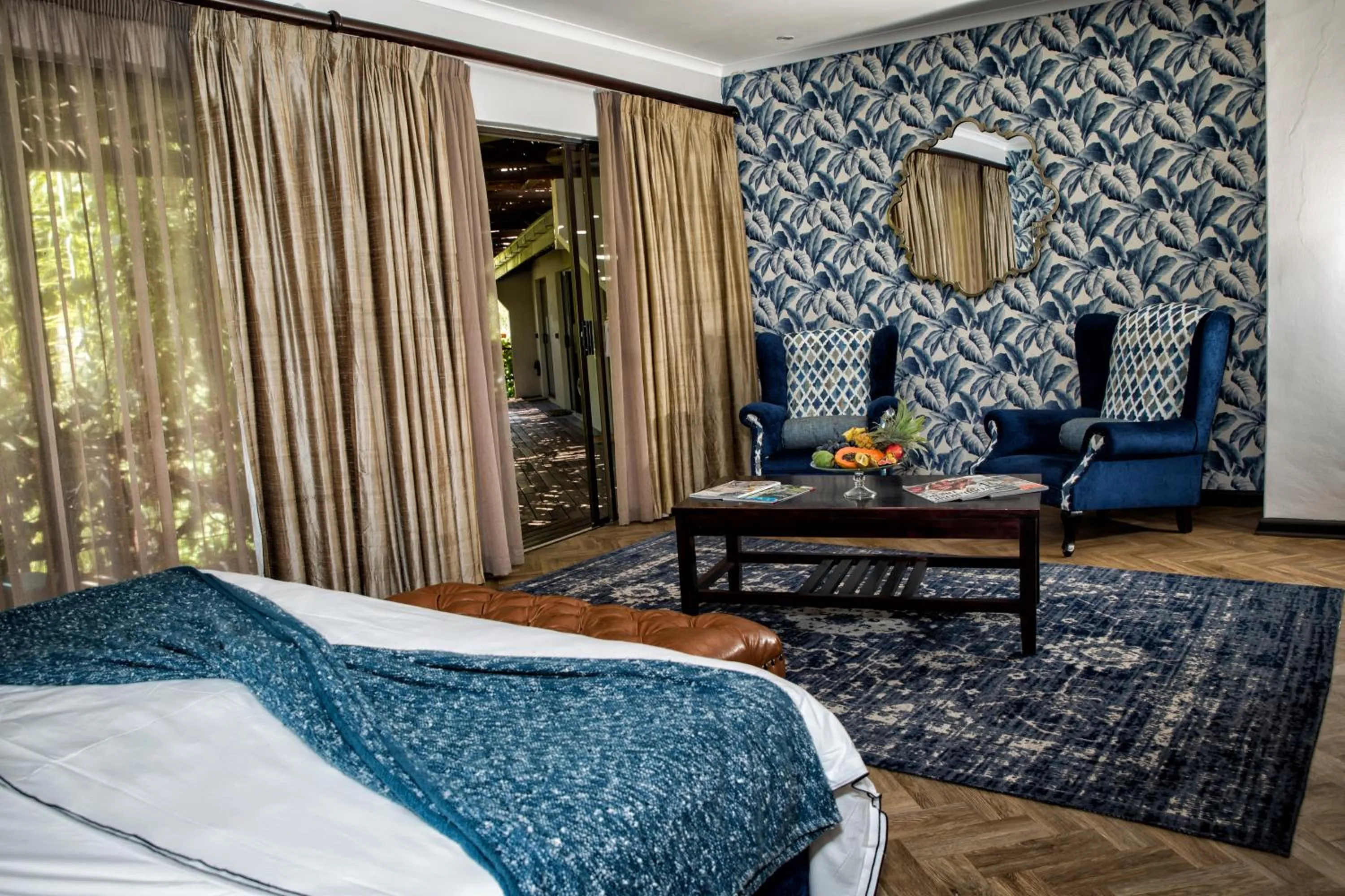 Seating area, Bed in Browns Manor