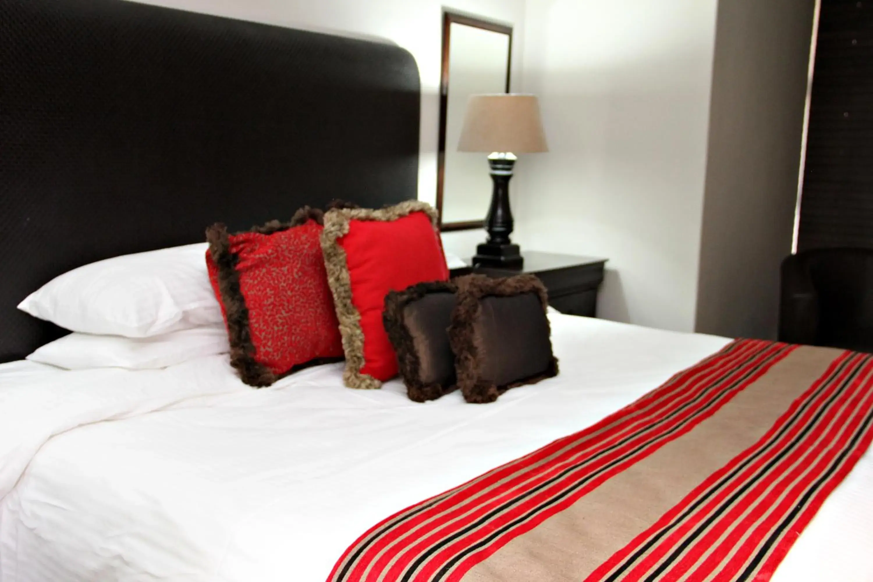 Deluxe King Room - single occupancy in Browns Manor Deluxe King Room - single occupancy in Browns Manor