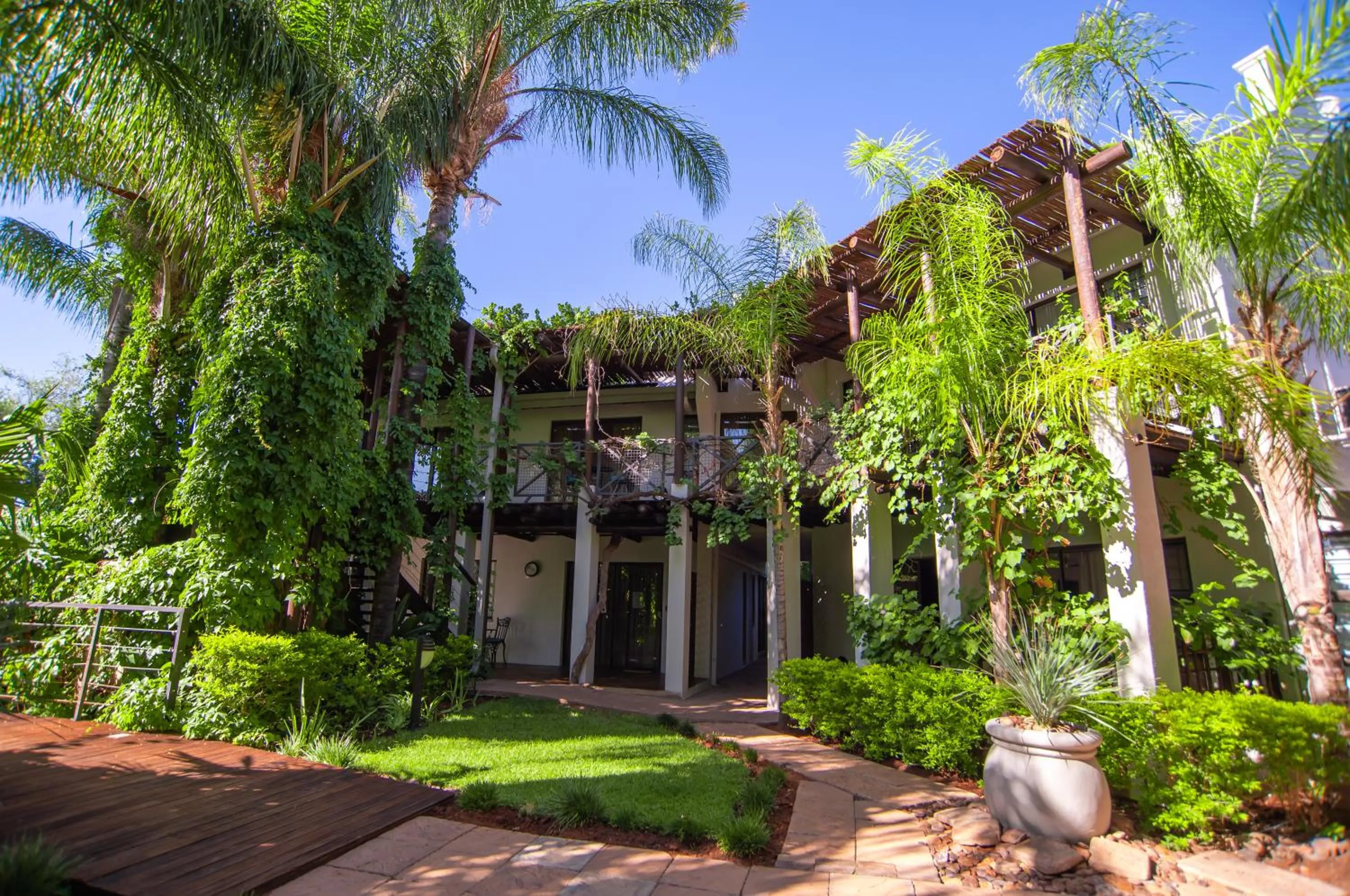 Property building in Browns Manor