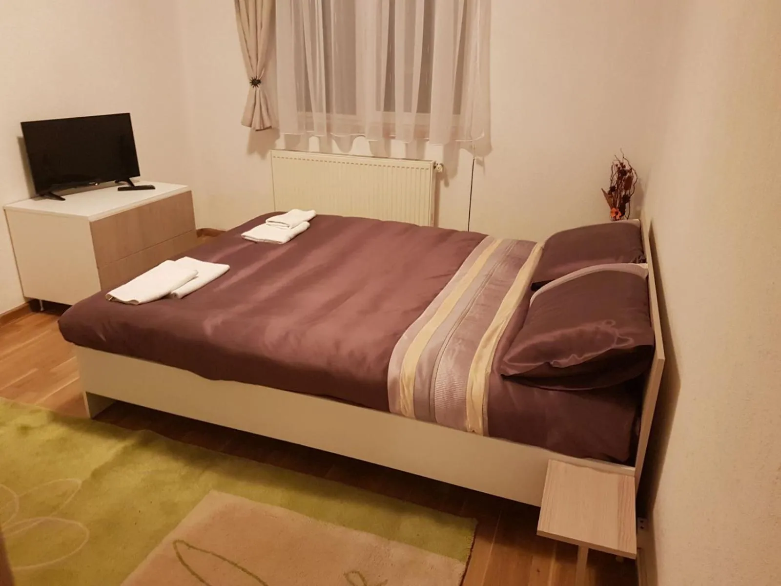 Standard Double Room with Shared Bathroom - single occupancy in BigCitty Rooms