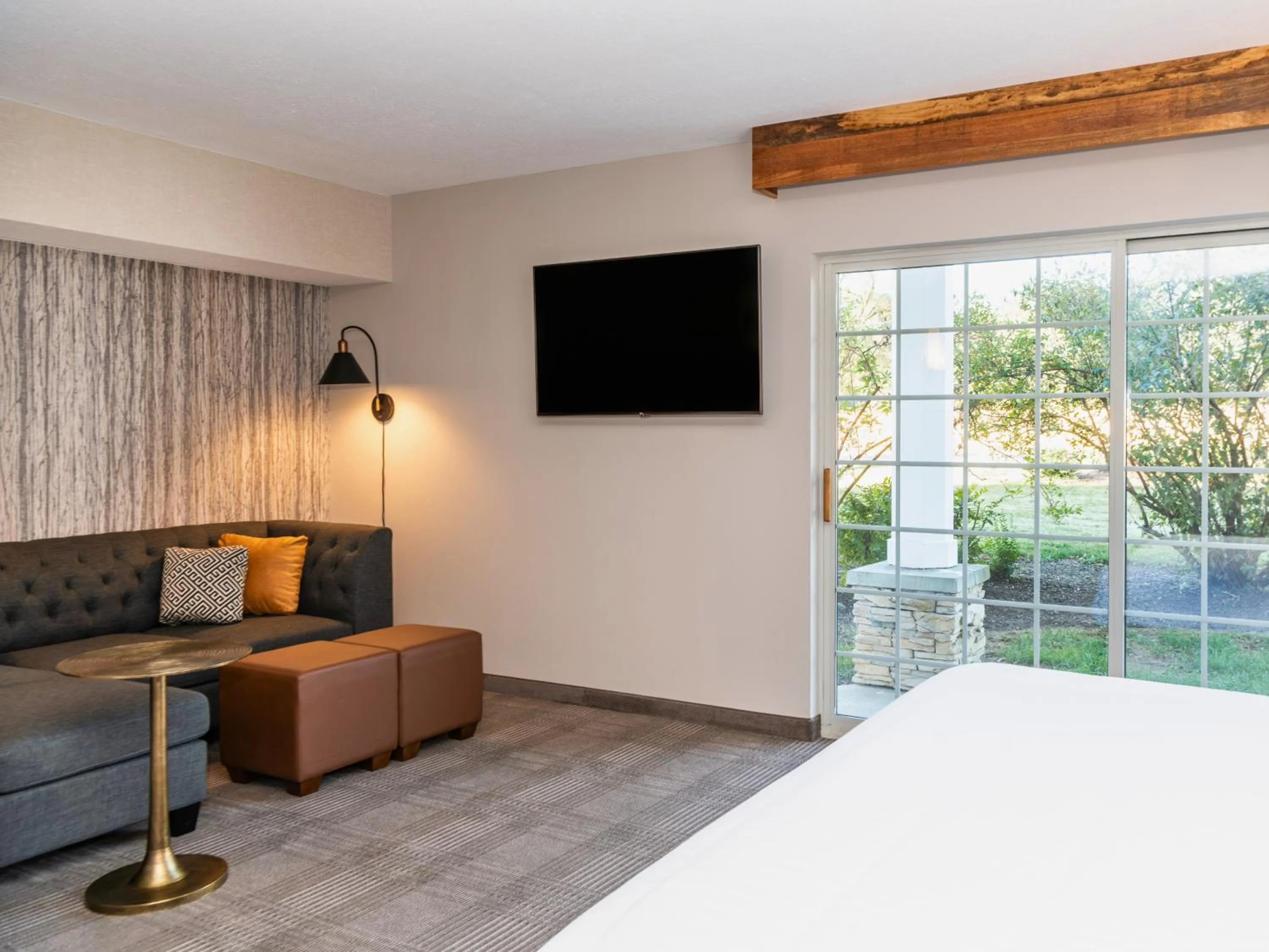 View (from property/room), Bed in Cherry Valley Hotel