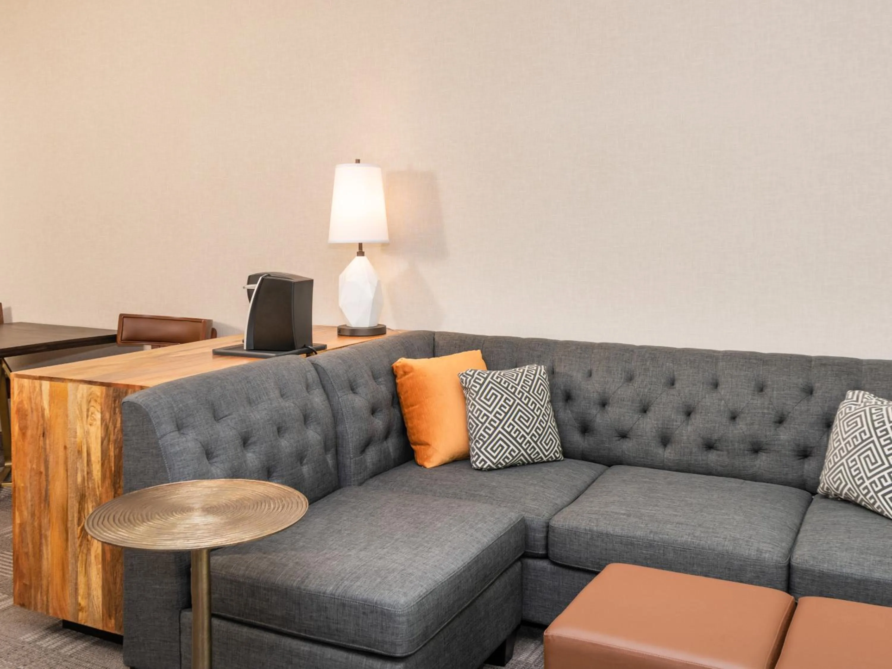 Seating area in Cherry Valley Hotel