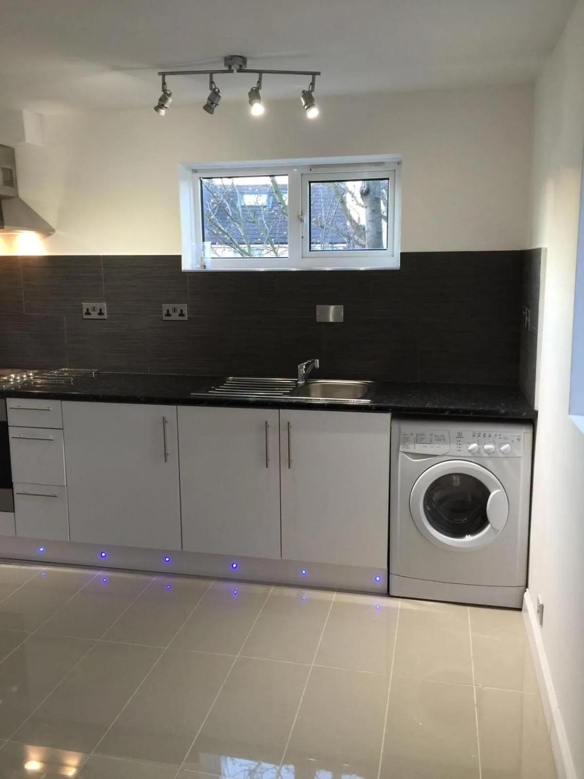 Cosy 2 bedroom Apartment -Heathrow Airport