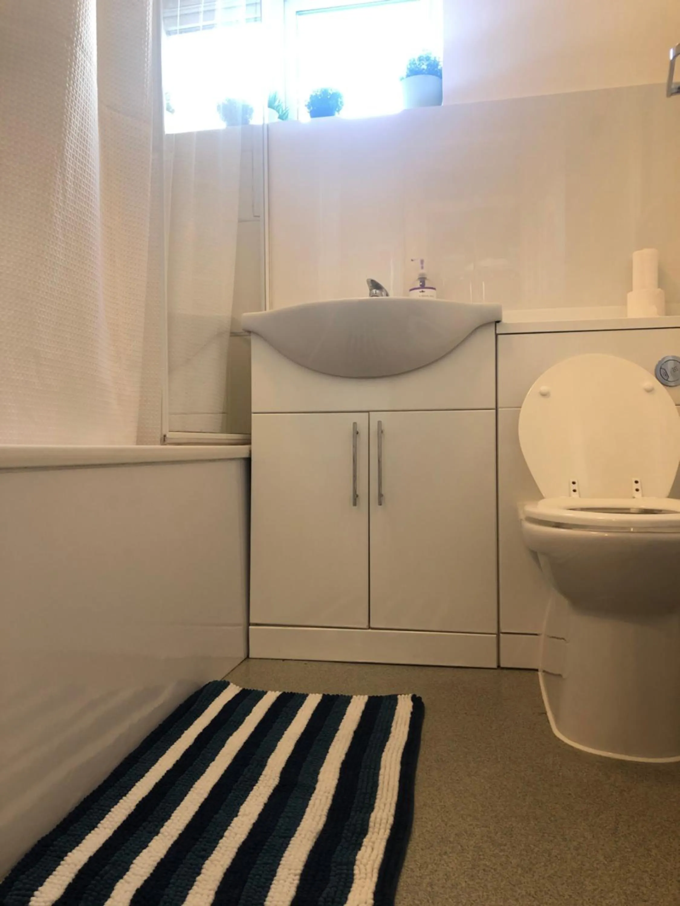 Cosy 2 bedroom Apartment -Heathrow Airport