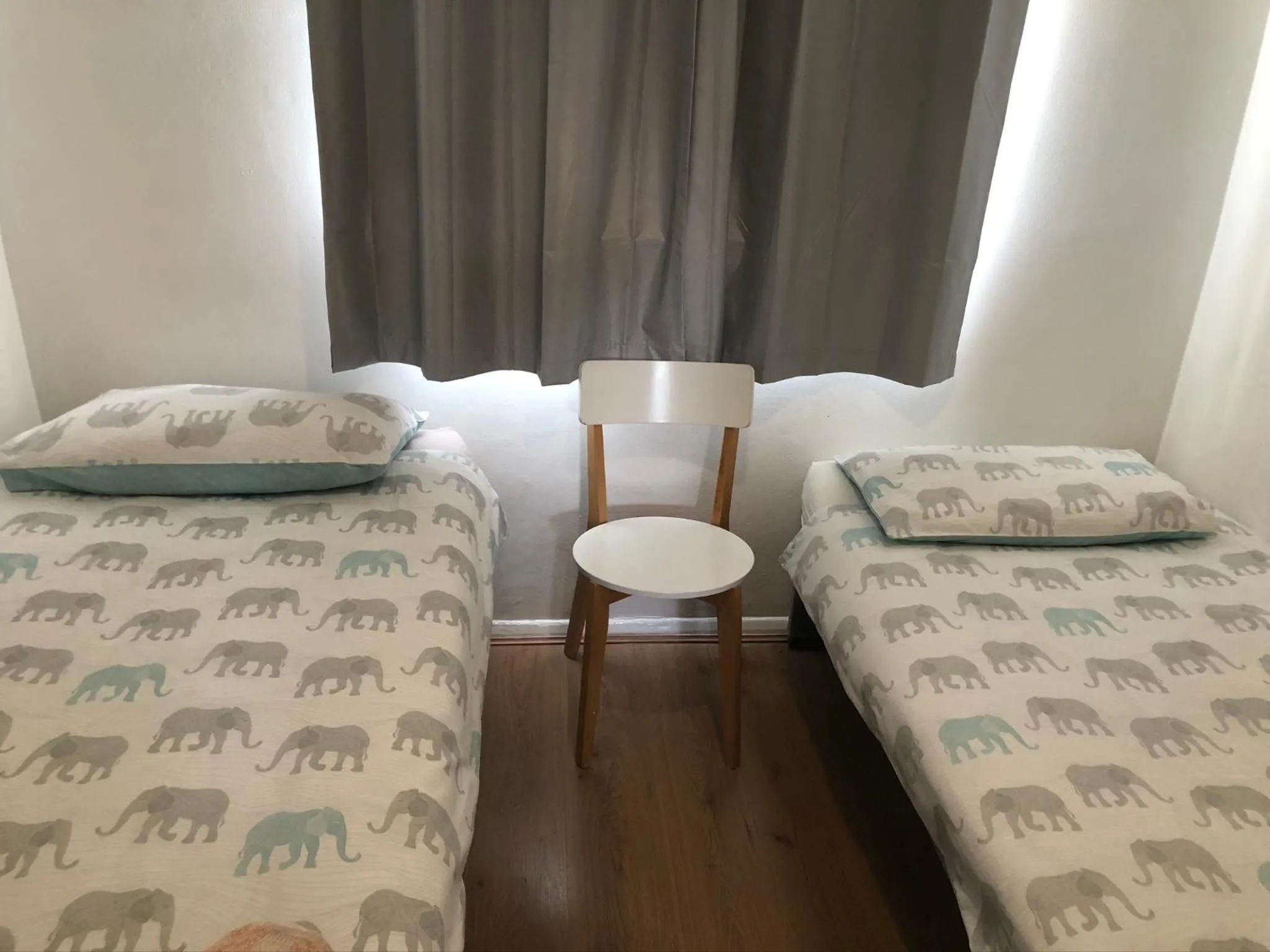 Bed in Cosy 2 bedroom Apartment -Heathrow Airport