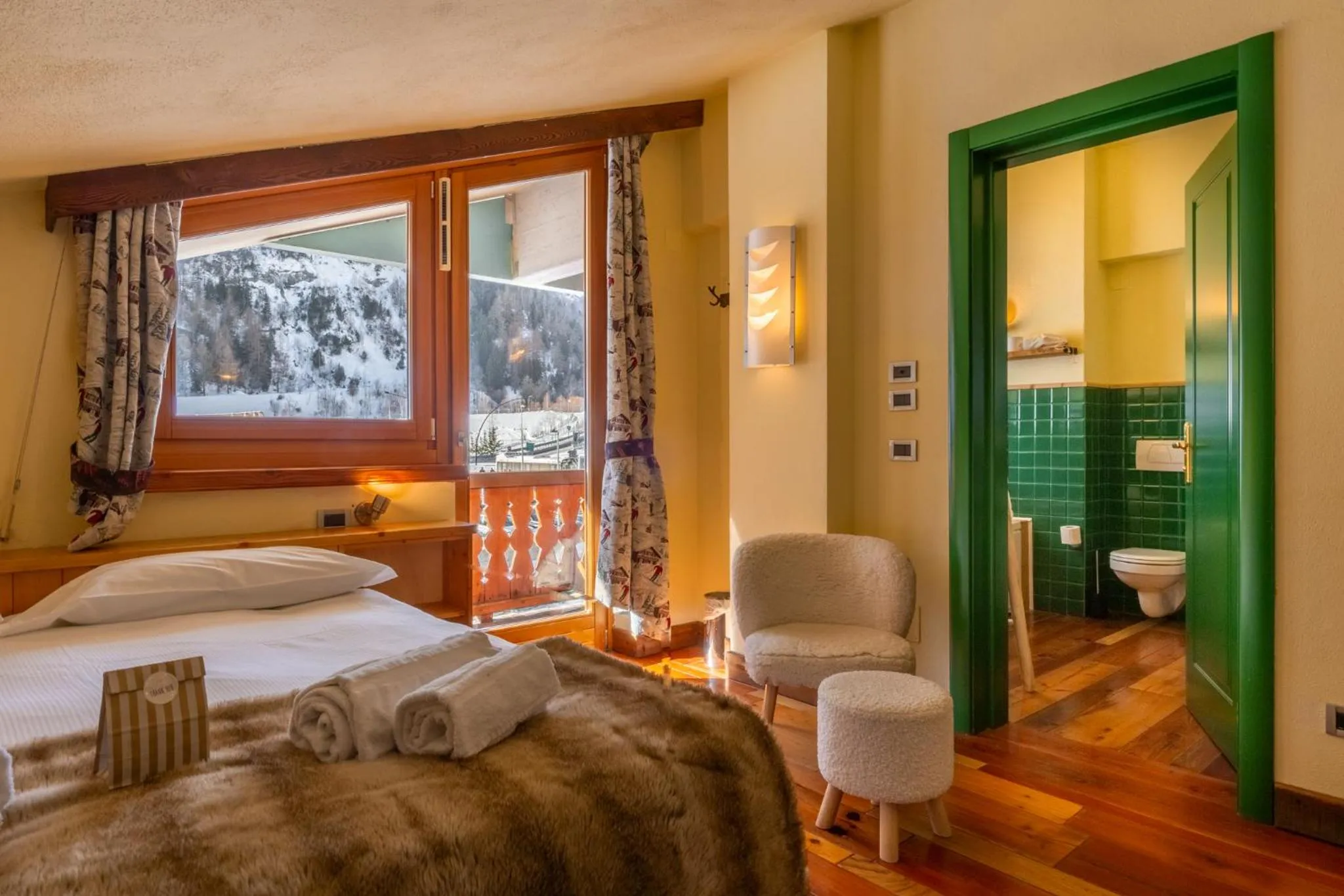 Bed in Shatush Hotel