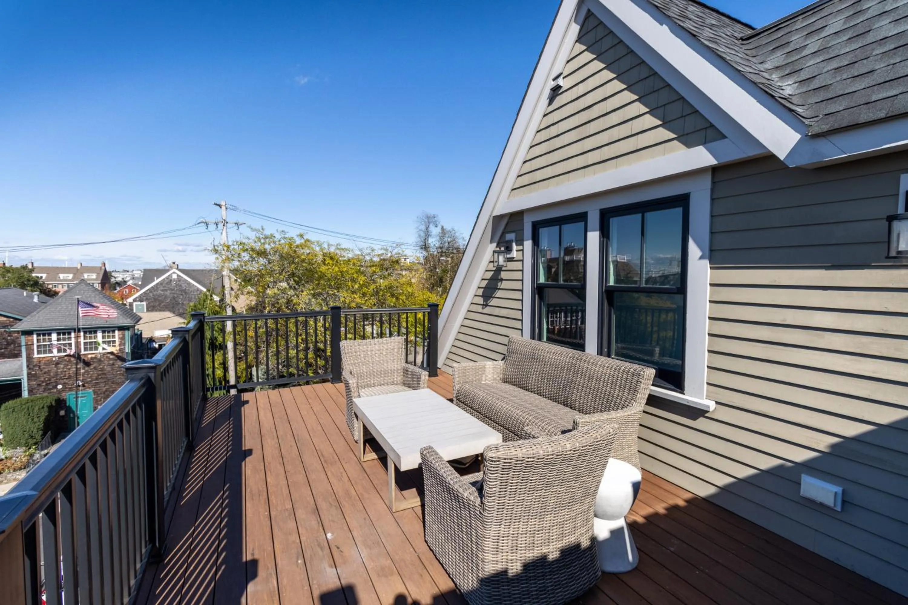 The Newport Lofts - 595 Thames Street