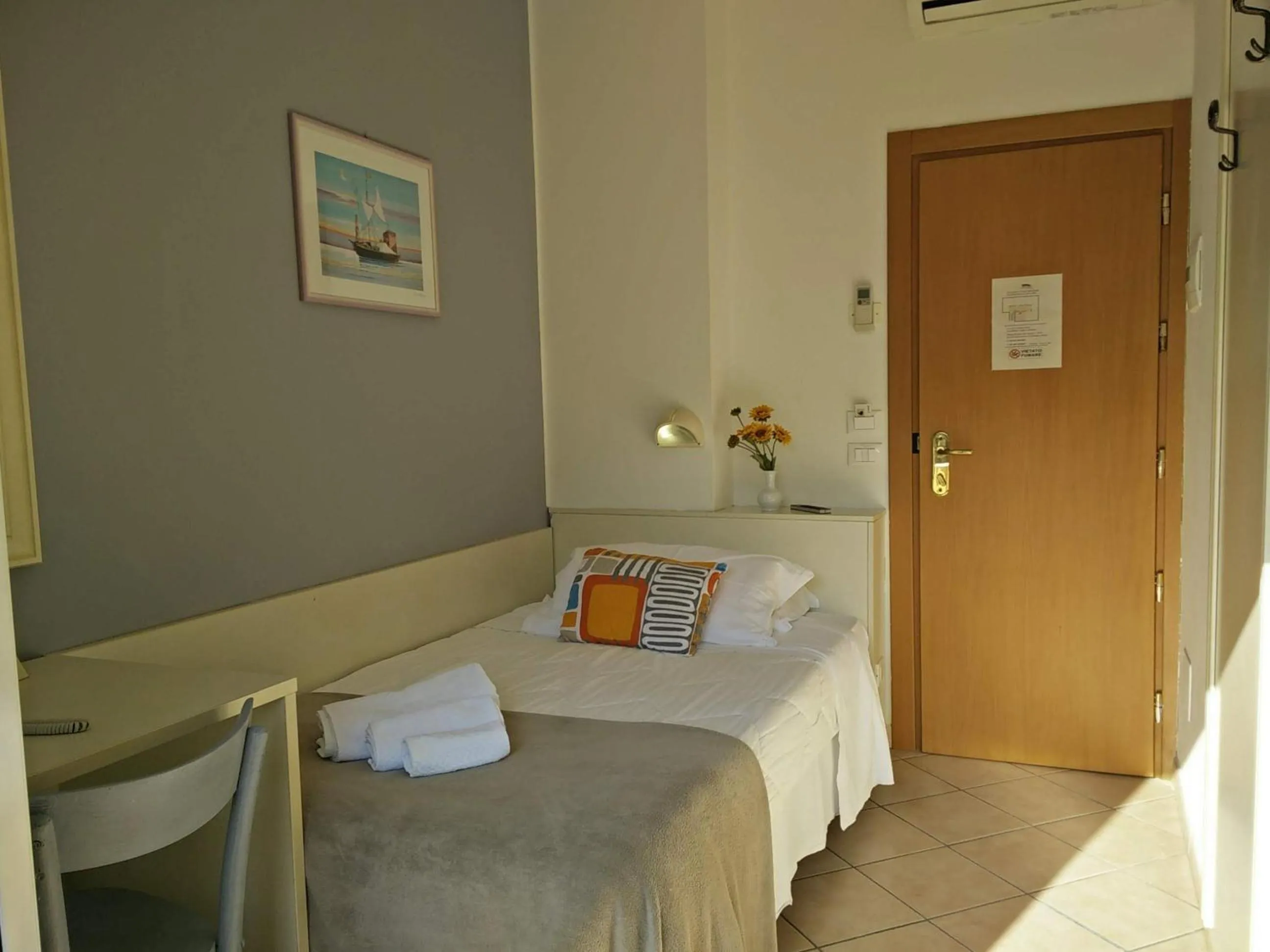 Bed in Hotel Garnì Anna