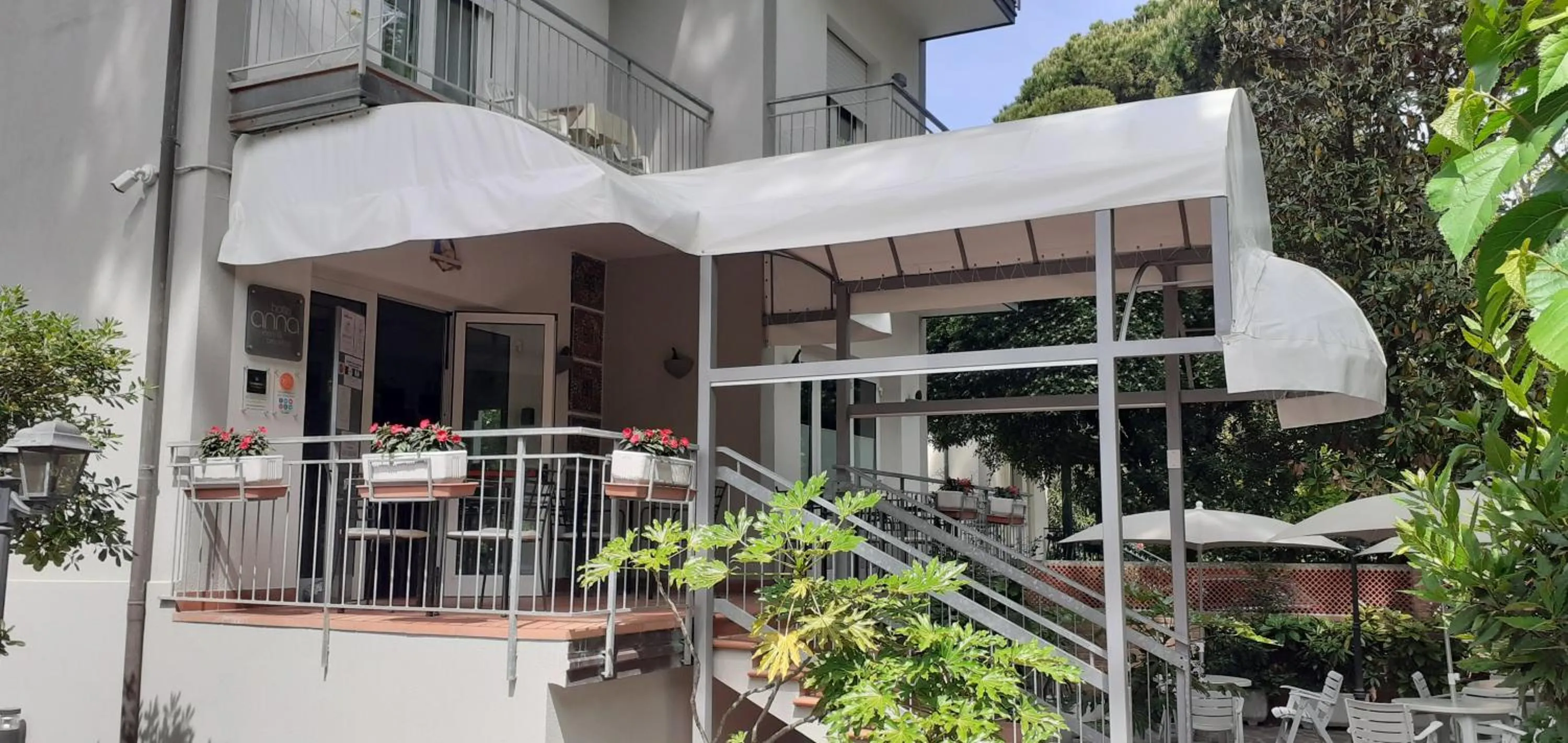 Property building in Hotel Garnì Anna