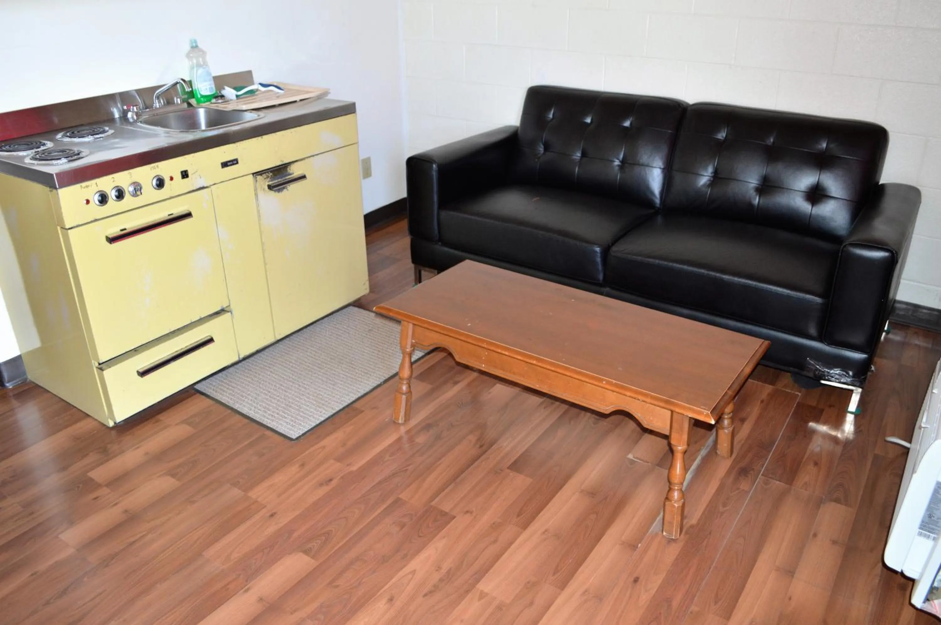 Seating area in A1 Motel And Campground