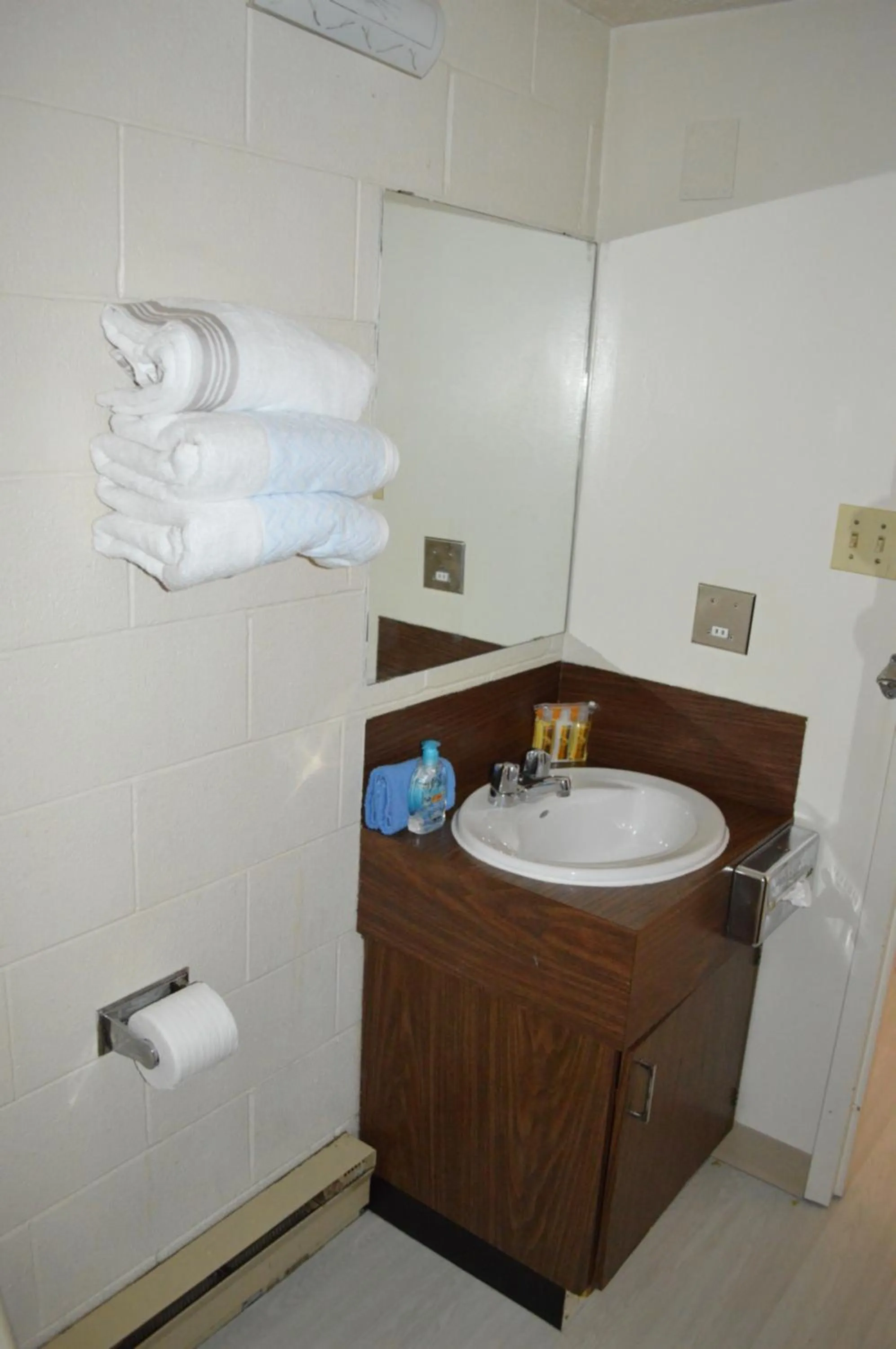 towels in A1 Motel And Campground