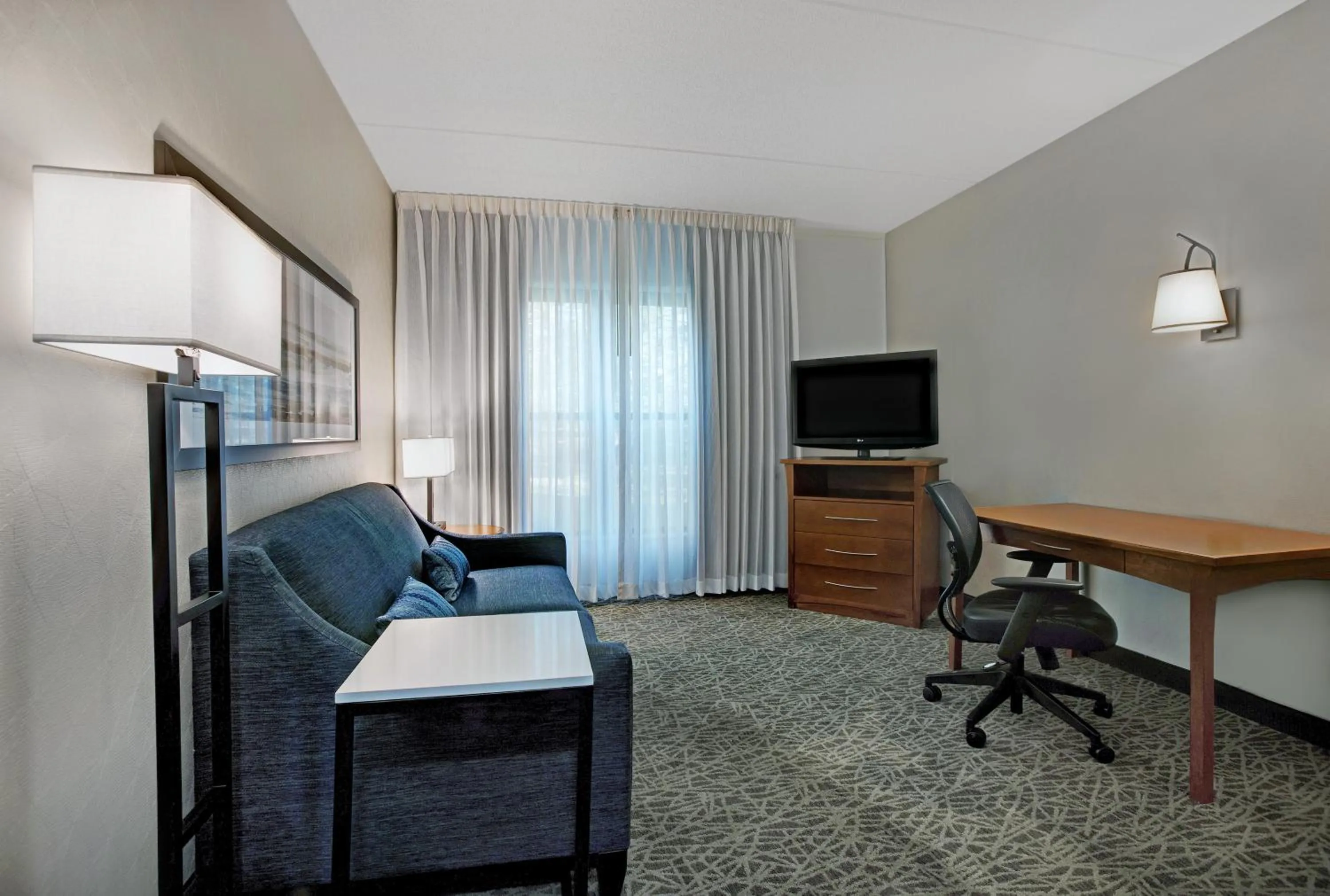 Living room in Homewood Suites by Hilton Chicago-Lincolnshire