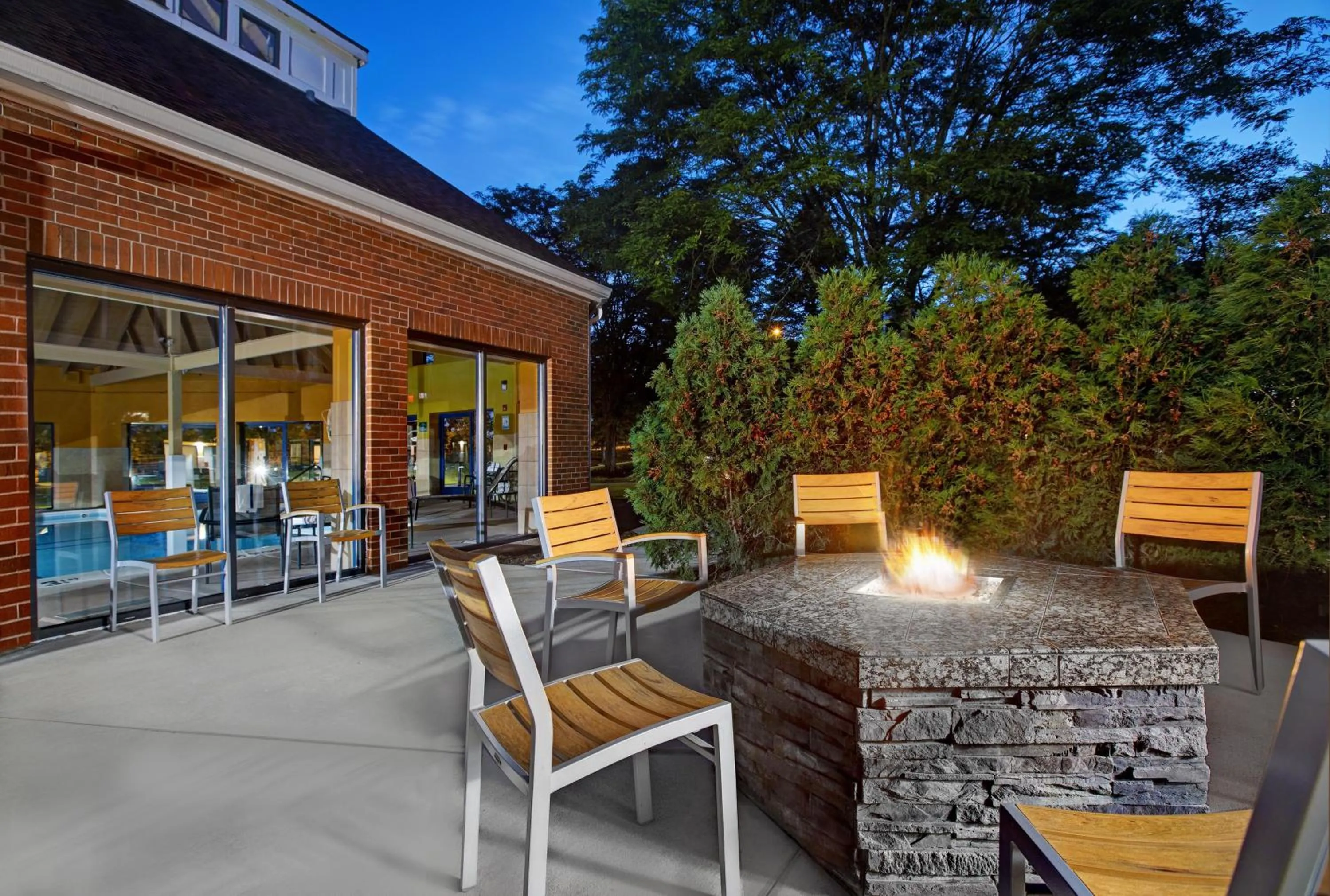 Patio in Homewood Suites by Hilton Chicago-Lincolnshire