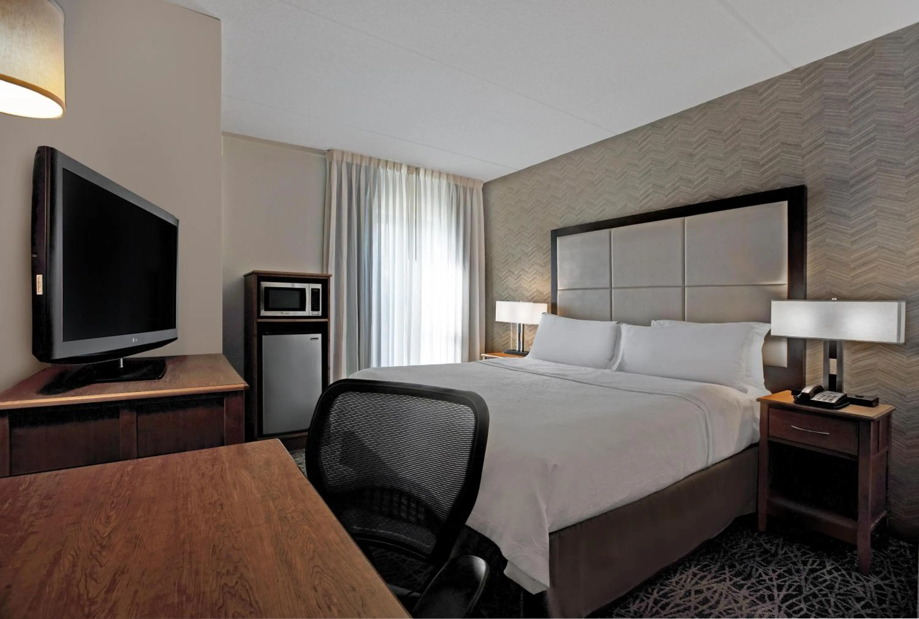 Bed in Homewood Suites by Hilton Chicago-Lincolnshire