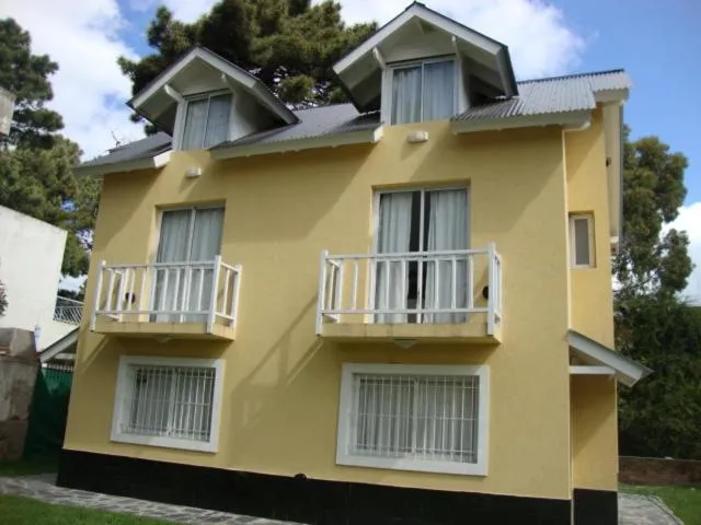 Property building in Pato Pinamar -Familiar-No se aceptan grupos de jóvenes