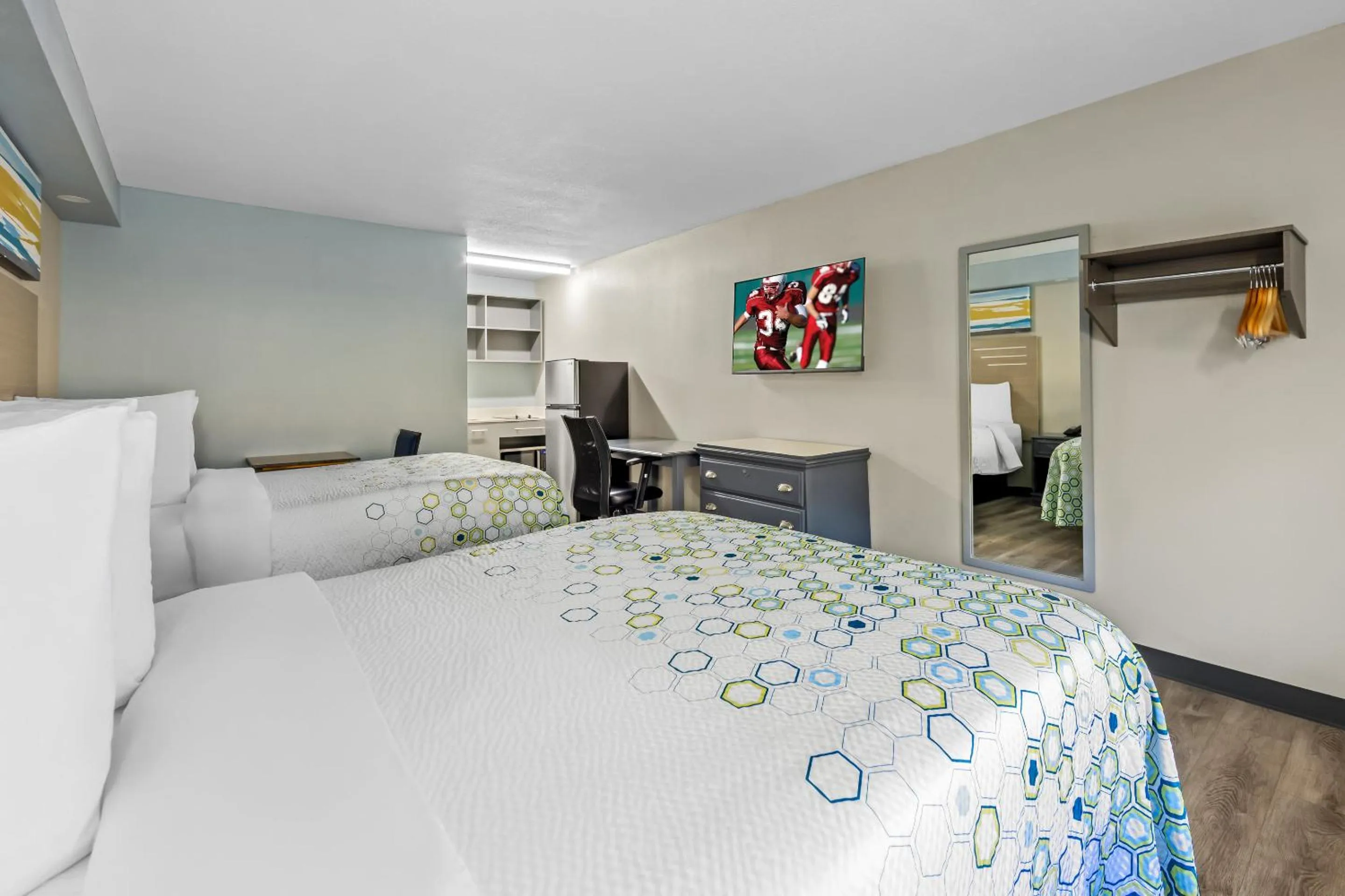 Photo of the whole room, Bed in HomeTowne Studios by Red Roof Athens, TN