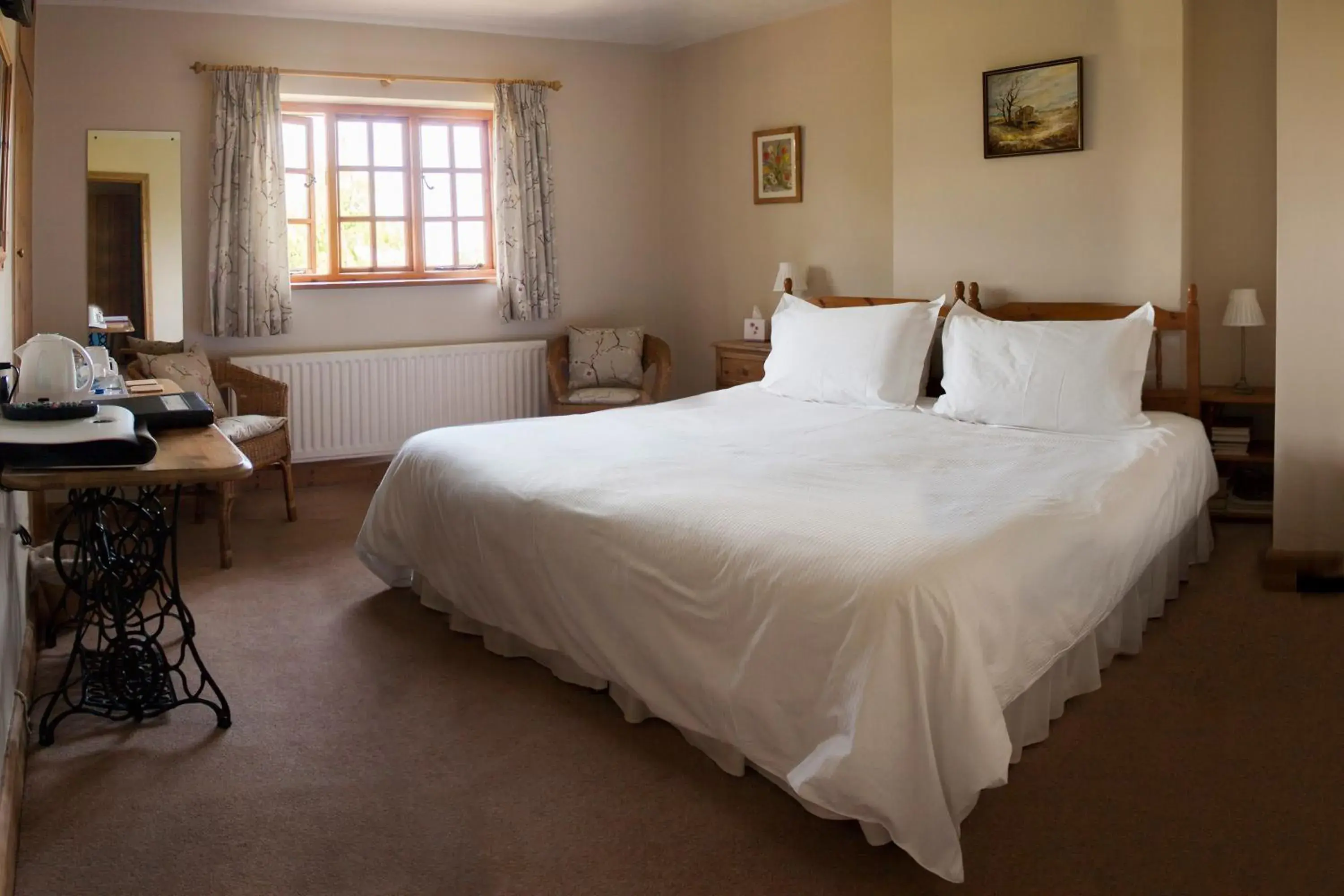Twin or King Room in Larkrise Cottage Bed And Breakfast Twin or King Room in Larkrise Cottage Bed And Breakfast