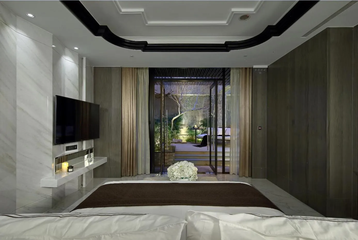 Bed in Ease Motel Taichung