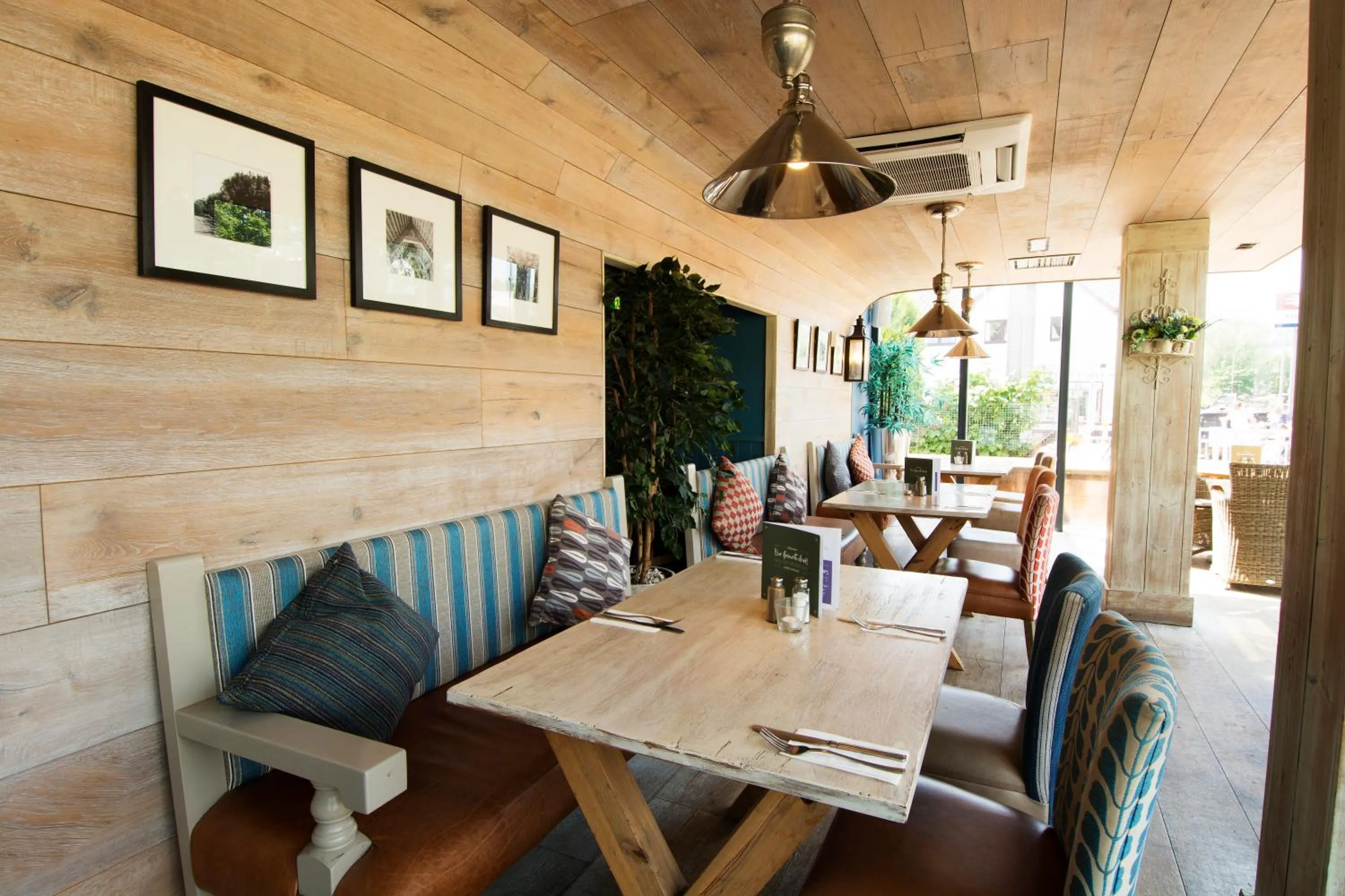 Restaurant/places to eat in Tullie Inn