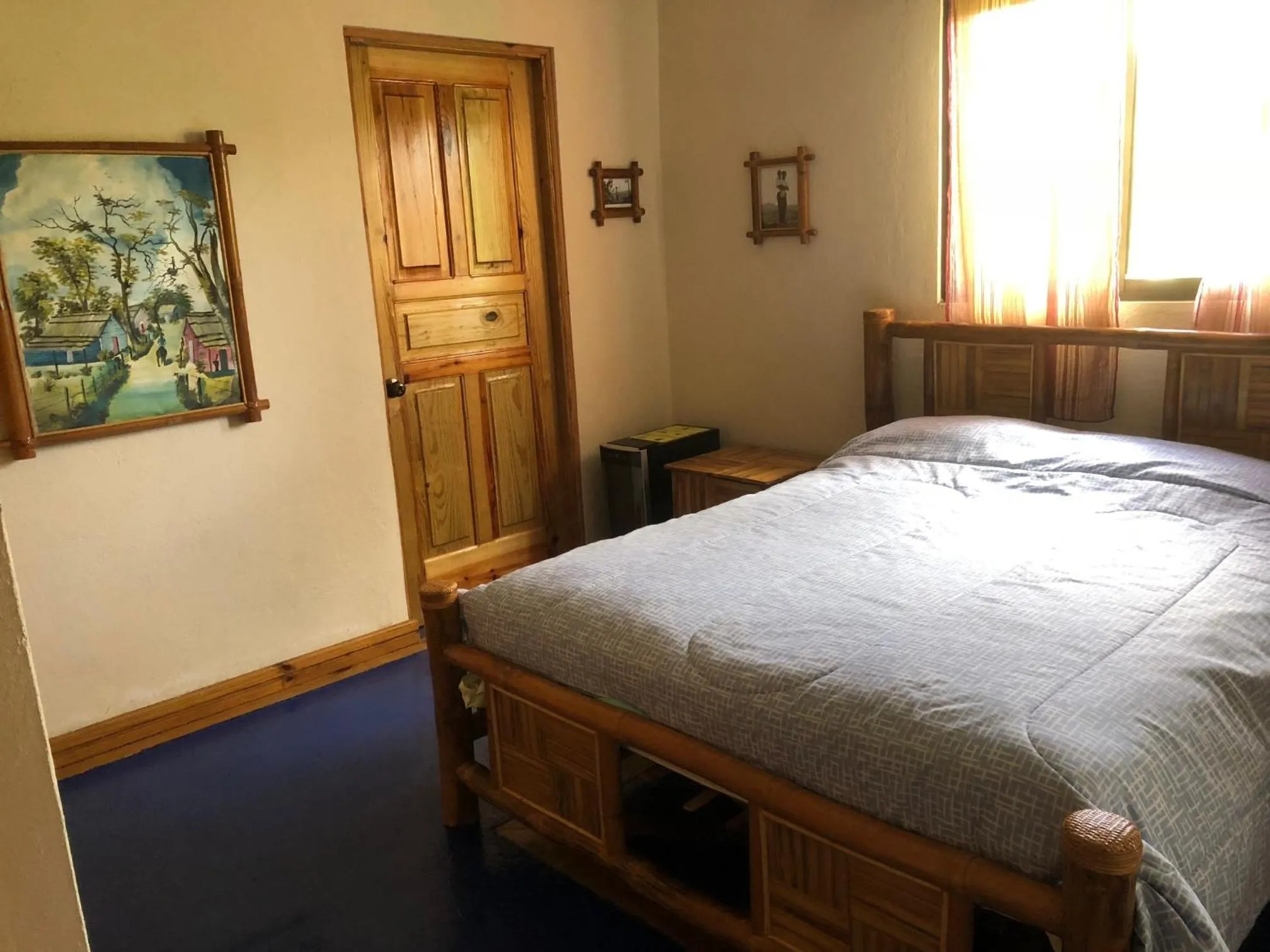 Bed in La Cueva del Che