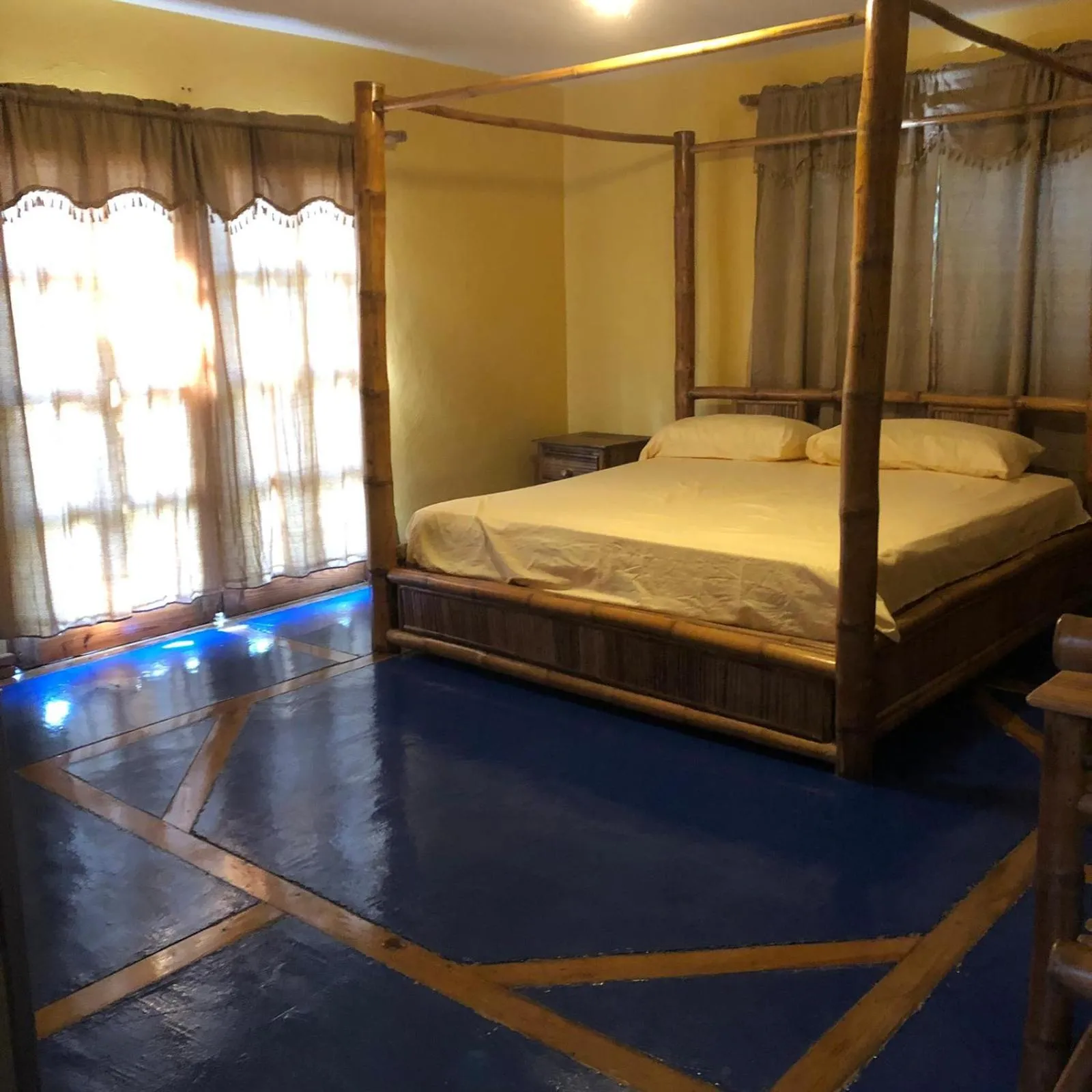 Bed in La Cueva del Che