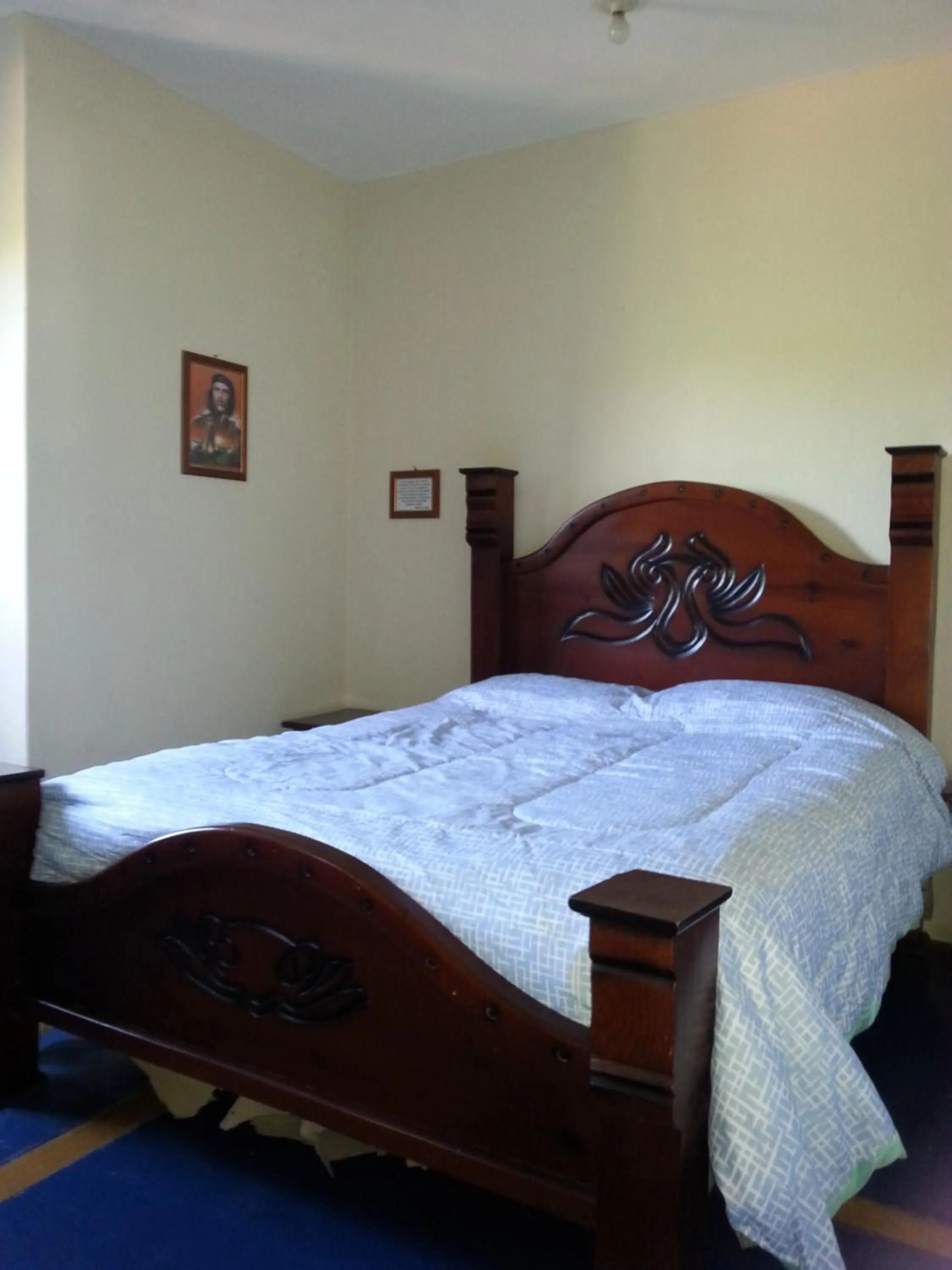 Photo of the whole room, Bed in La Cueva del Che