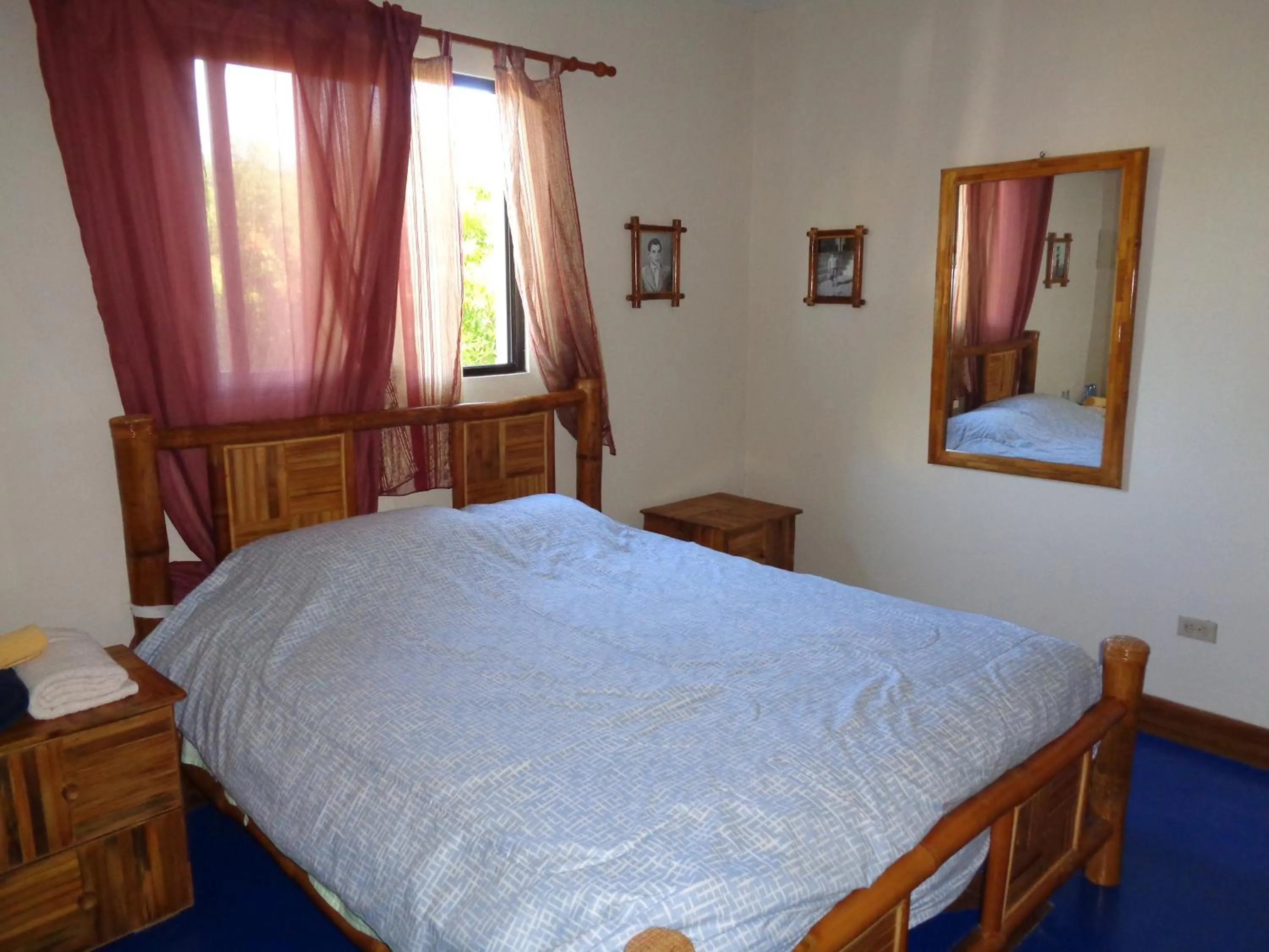 Bed in La Cueva del Che