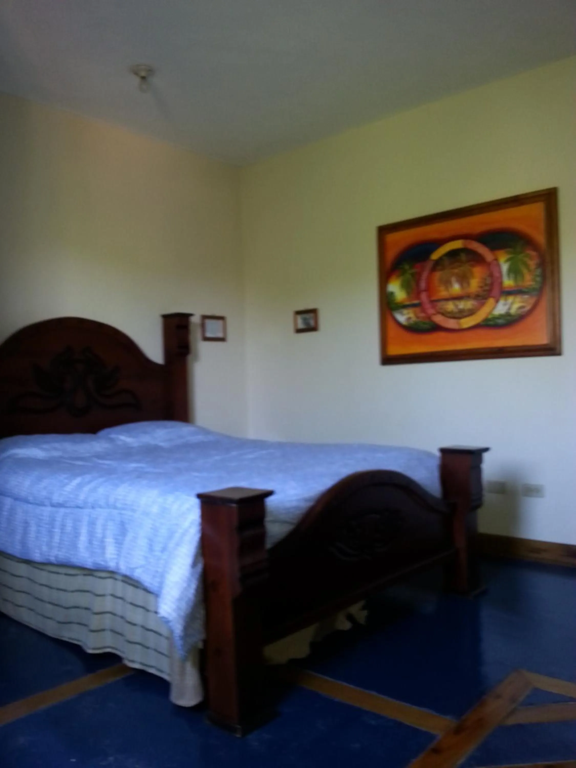 Photo of the whole room, Bed in La Cueva del Che