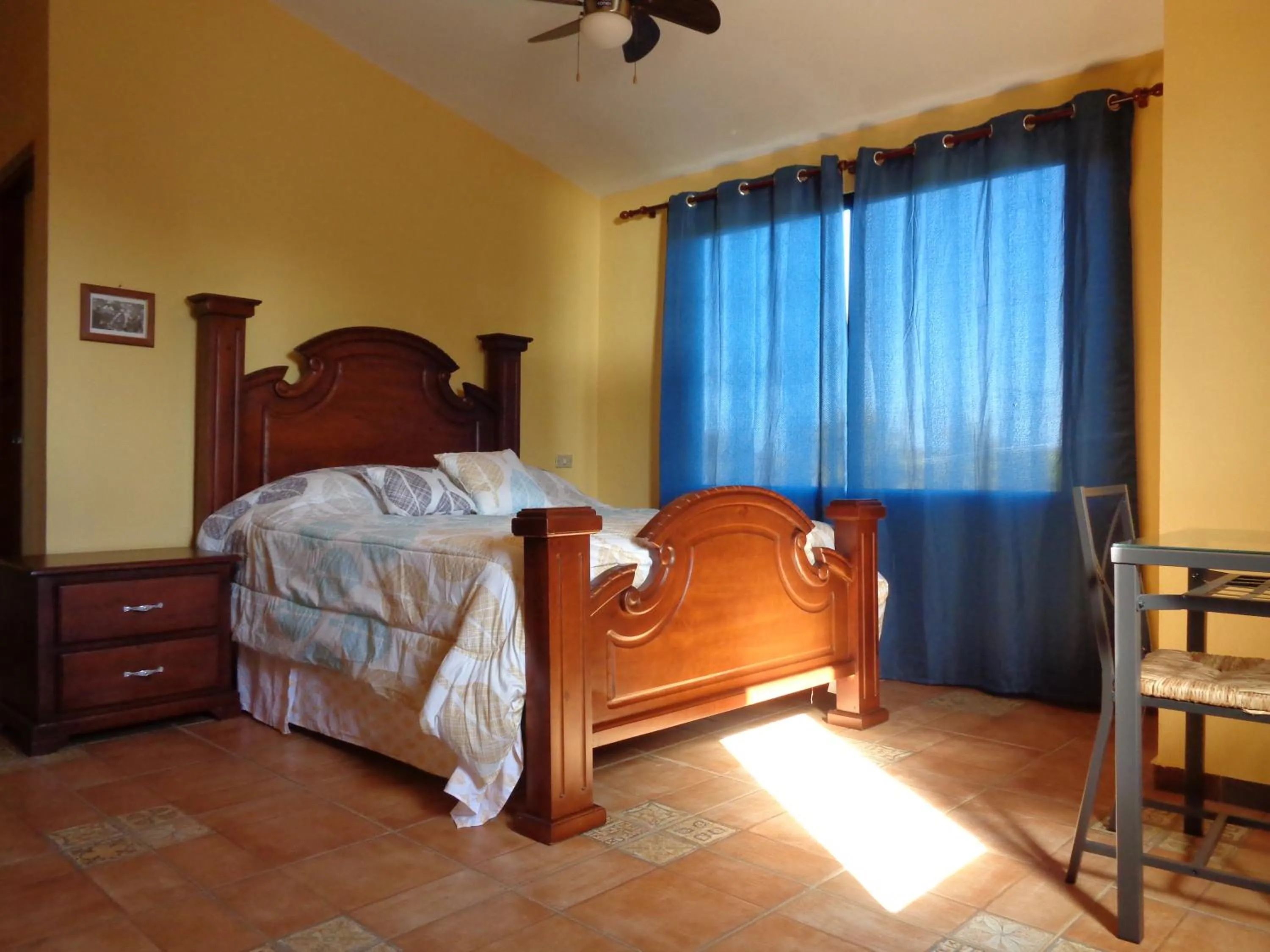 Bed in La Cueva del Che