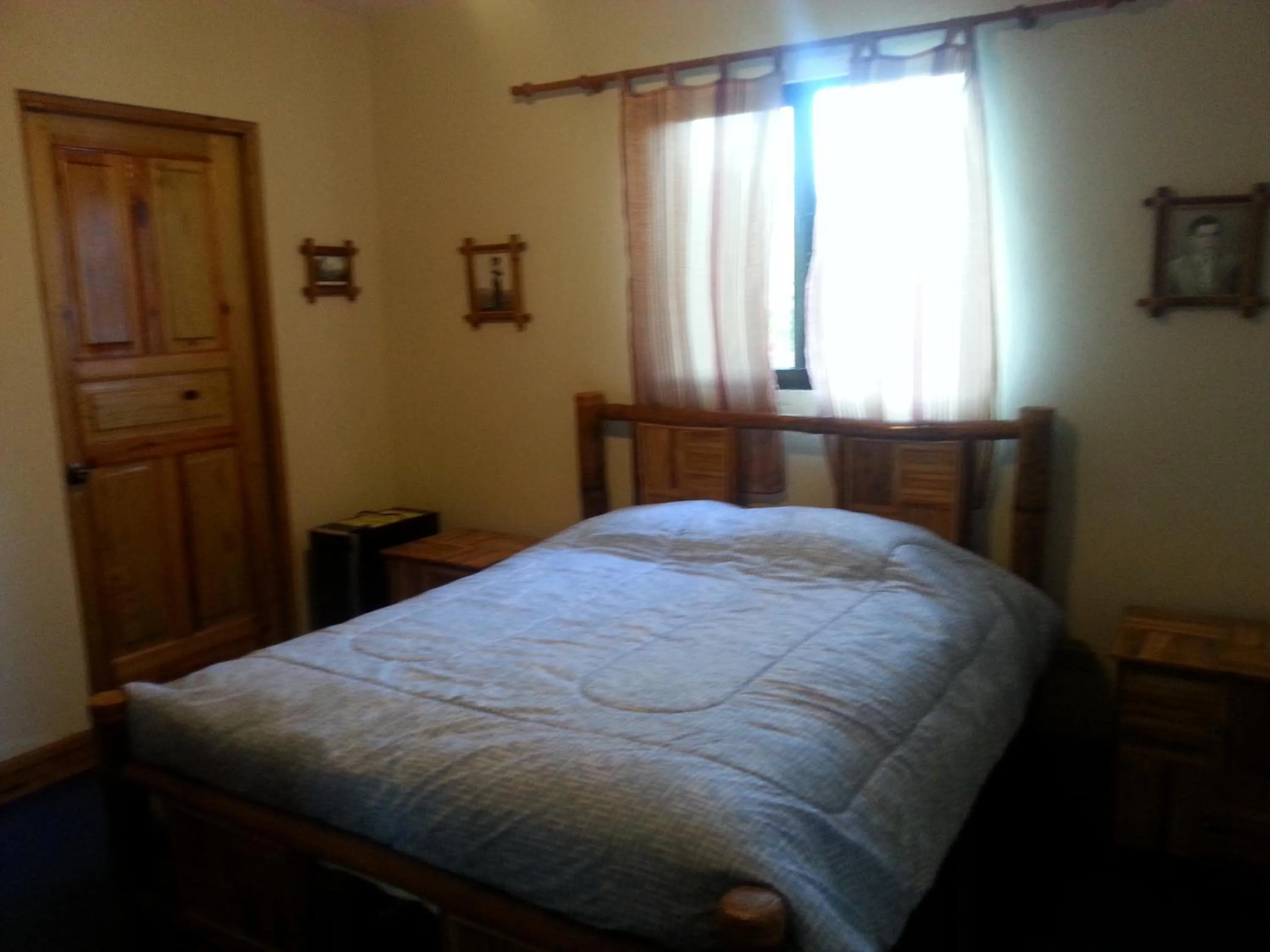 Photo of the whole room, Bed in La Cueva del Che