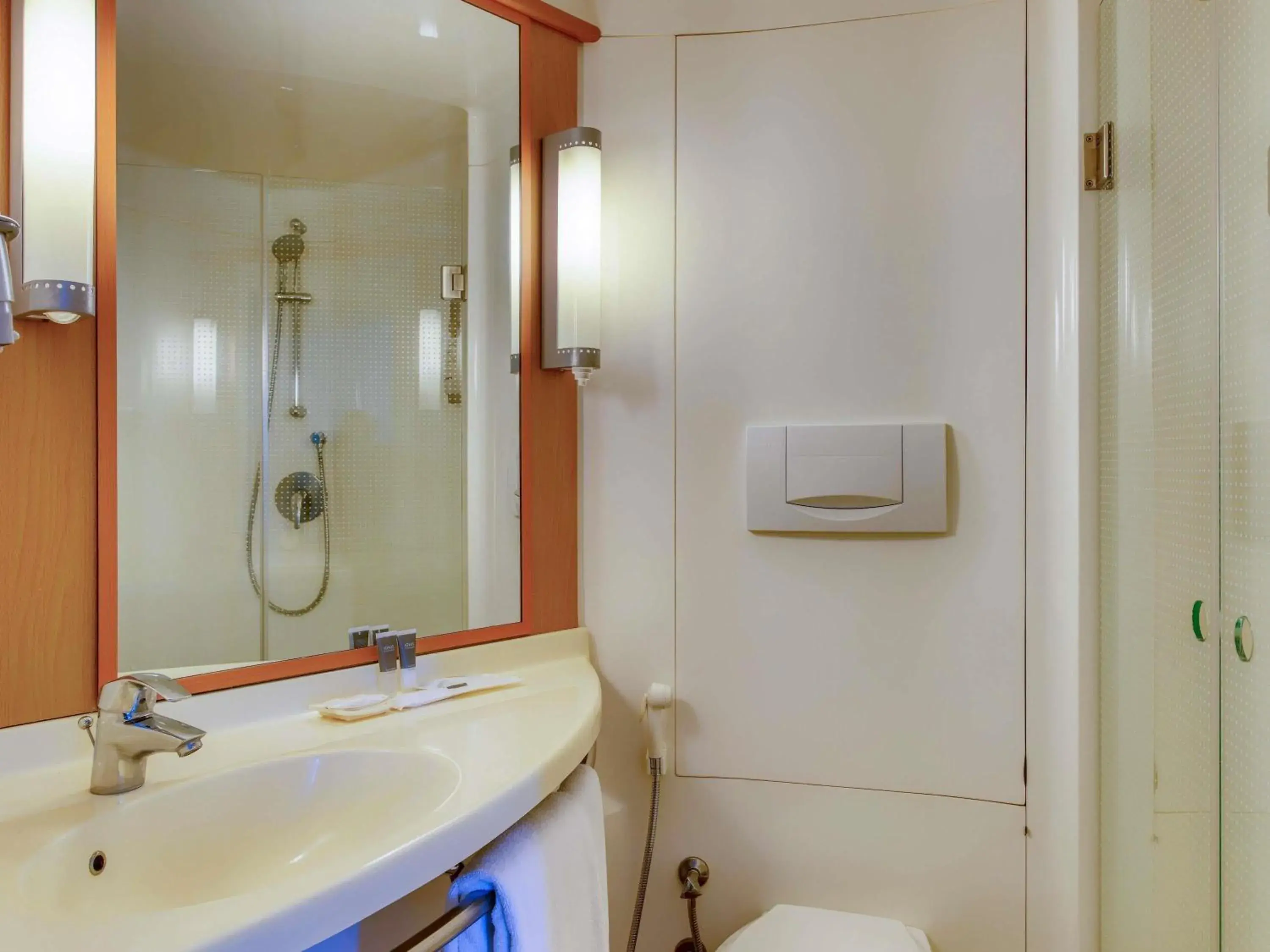 Bedroom in ibis Bengaluru Outer Ring Road Bedroom in ibis Bengaluru Outer Ring Road