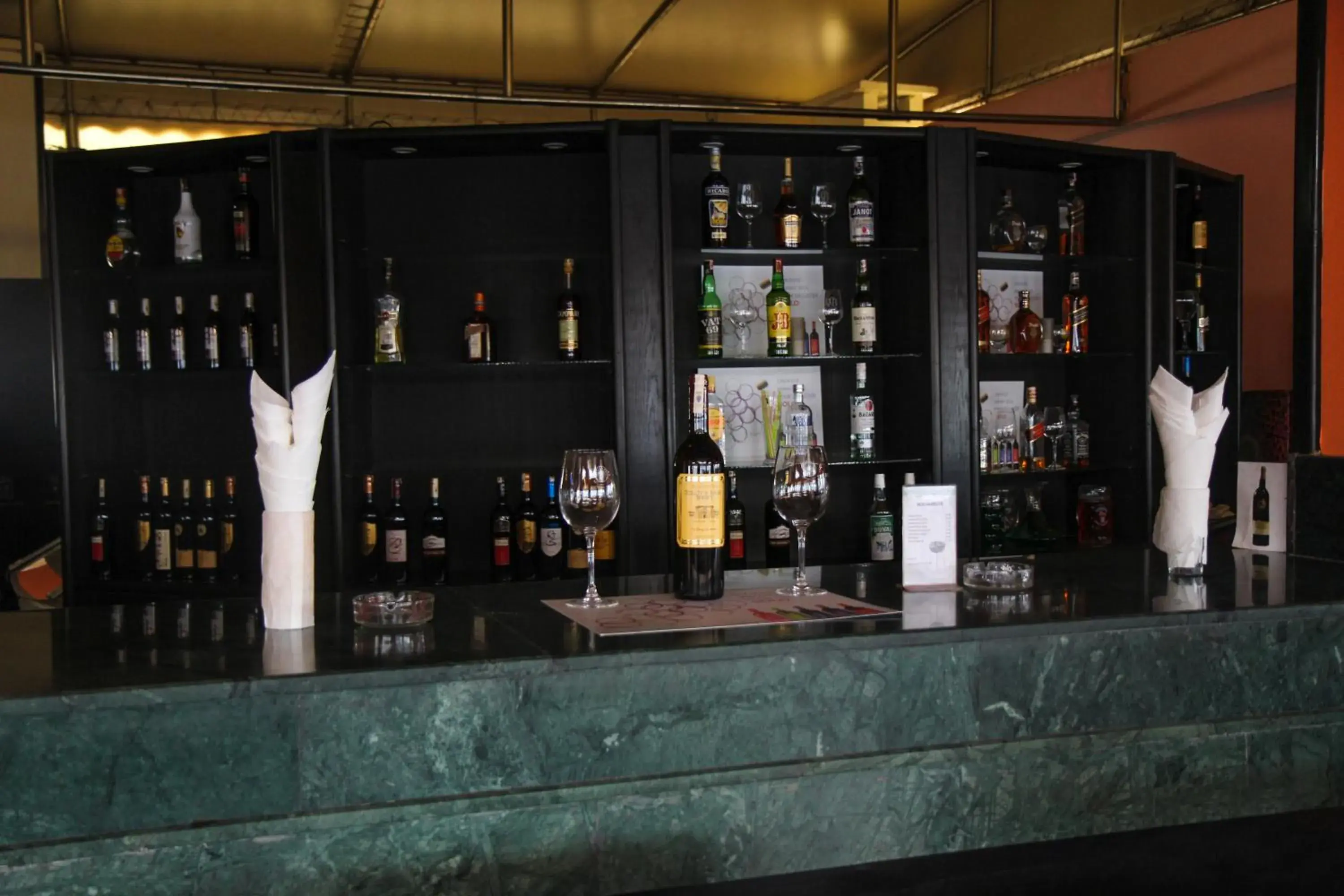 Lounge/Bar in New Farah Hotel