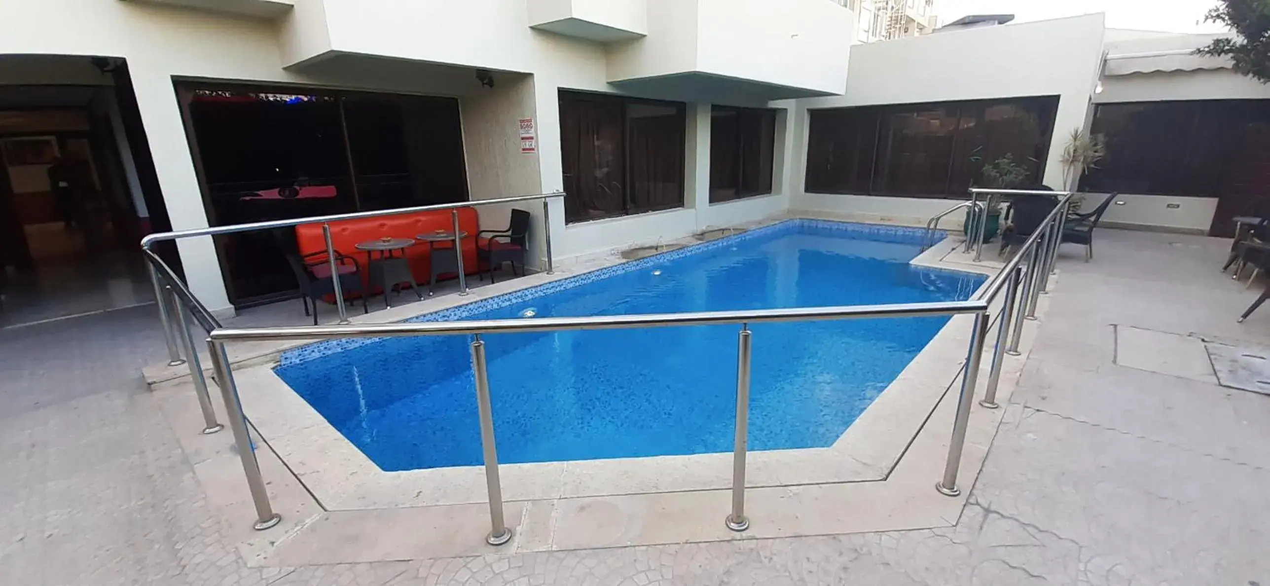 Swimming Pool in New Farah Hotel