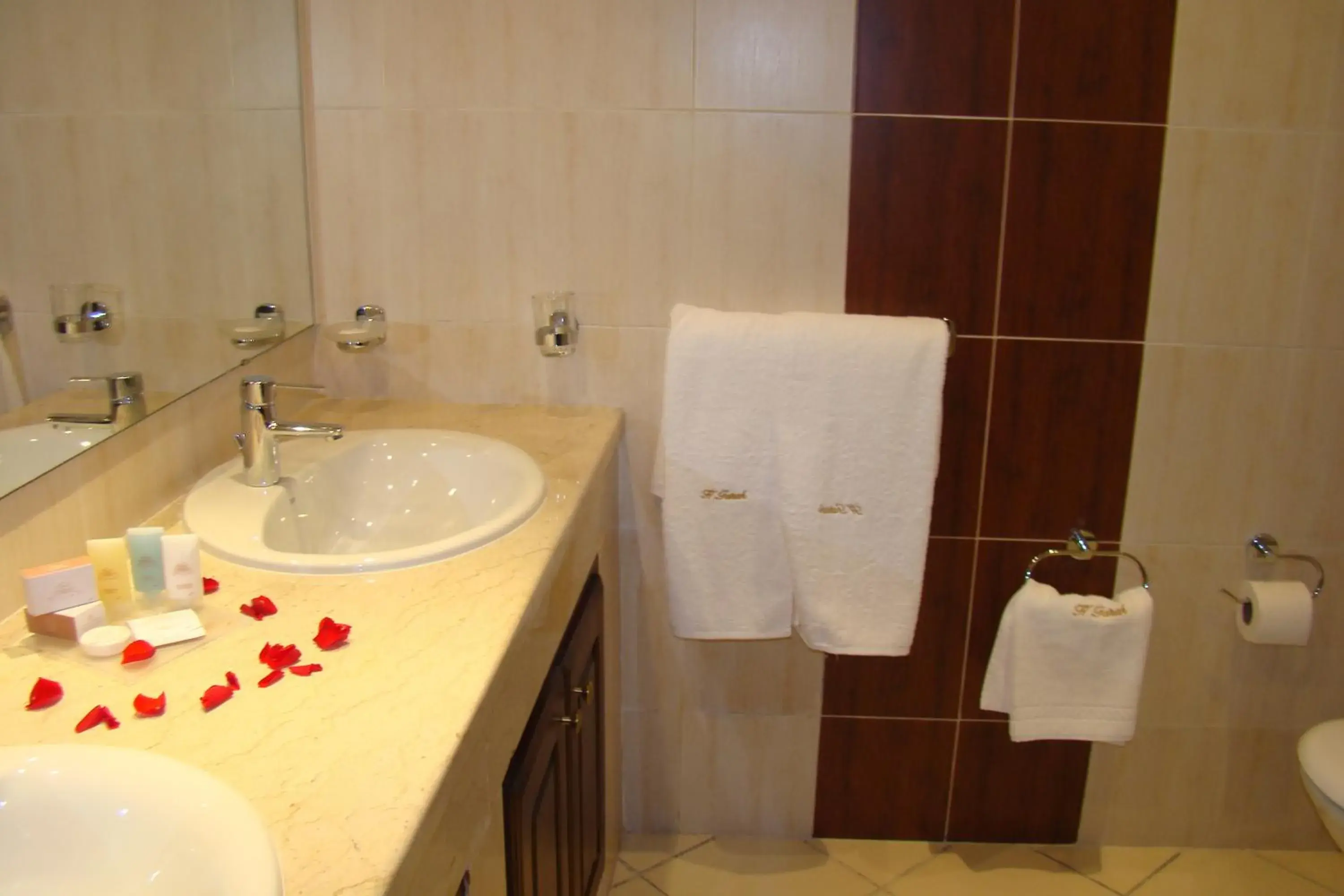 Bathroom in New Farah Hotel