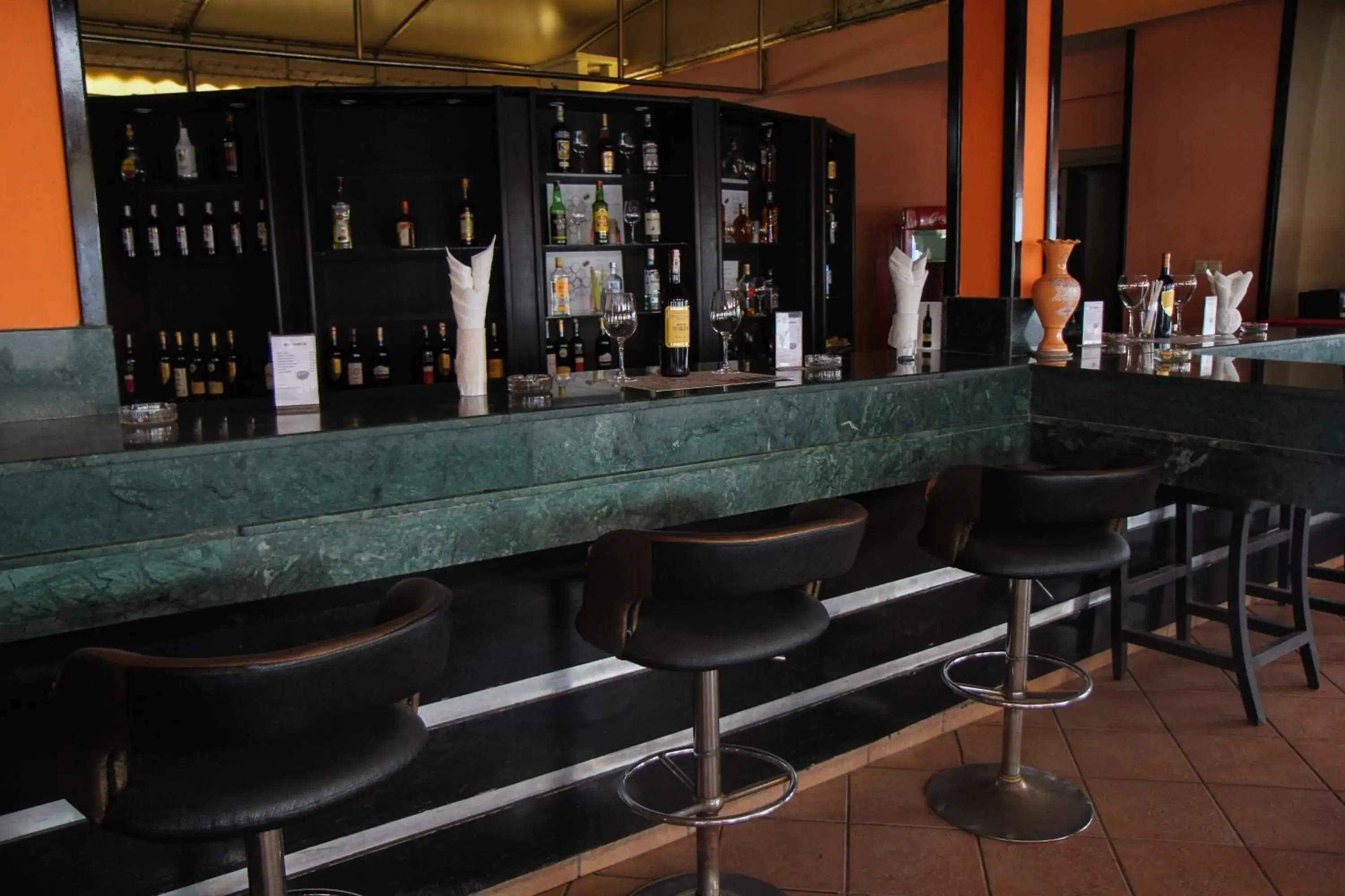 Lounge/Bar in New Farah Hotel