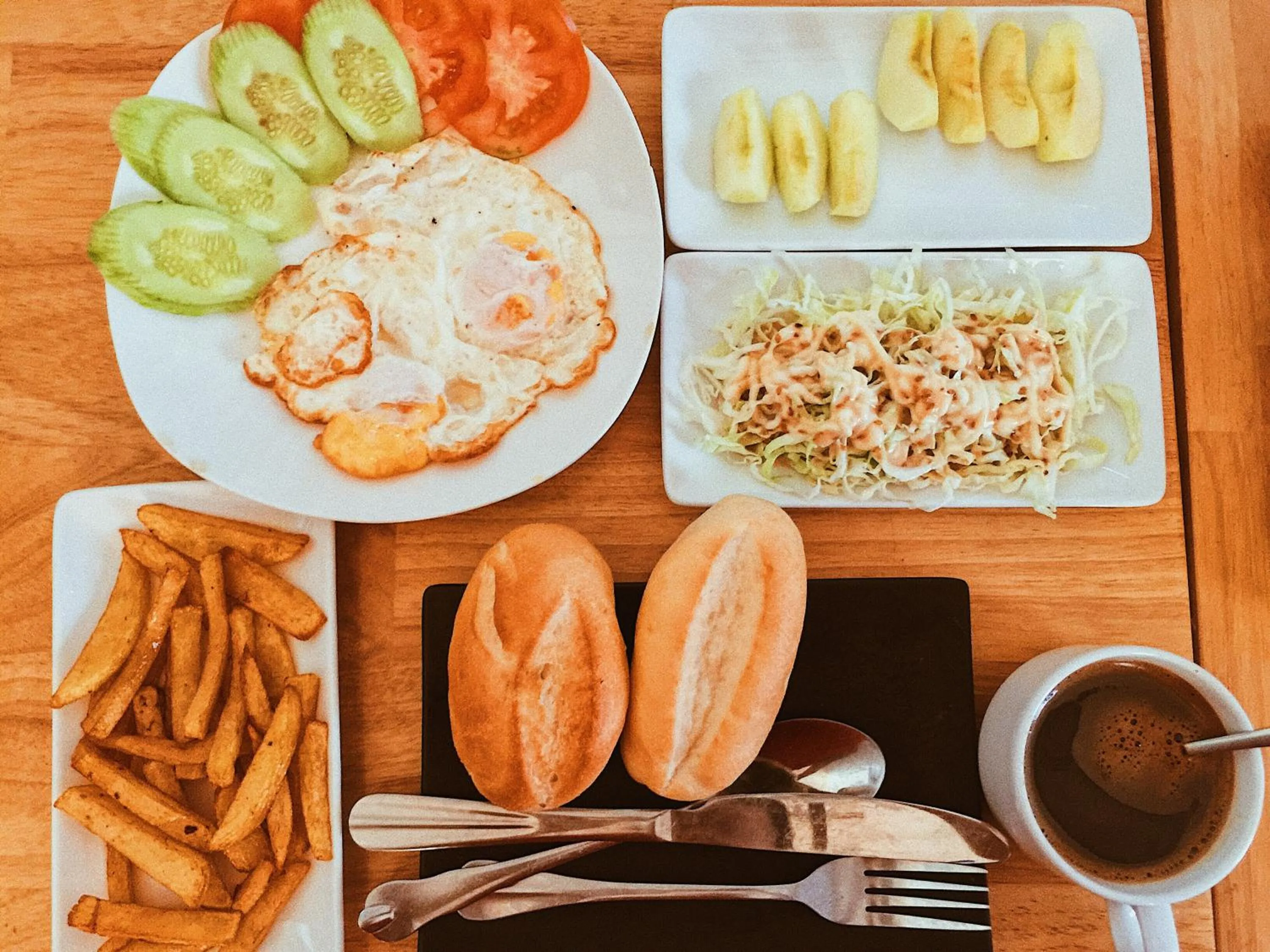 Continental breakfast in Nhat Son Guesthouse